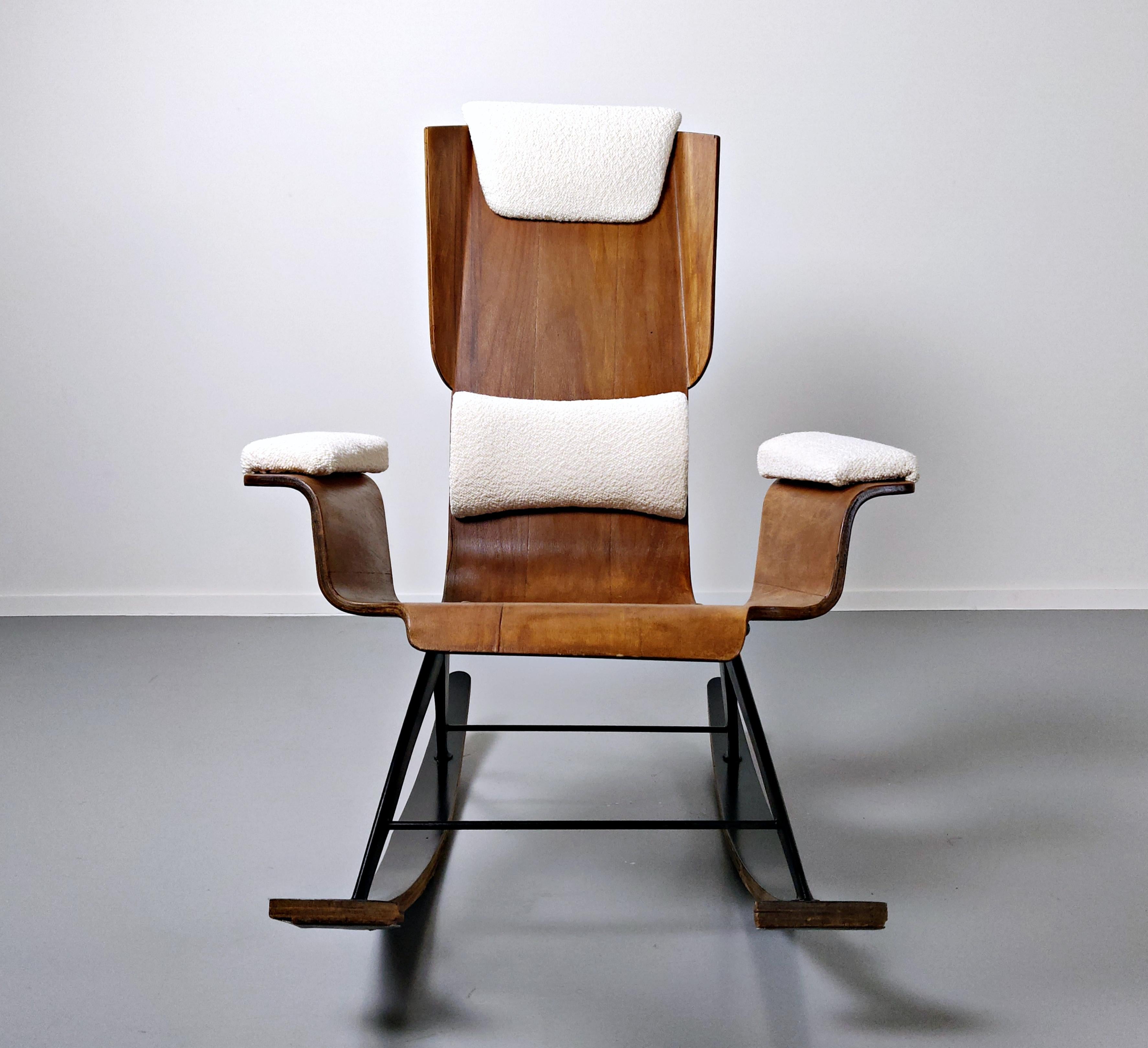 Wood rocking chair by Carlo Ratti - Italy 1960s In Good Condition In Brussels, BE