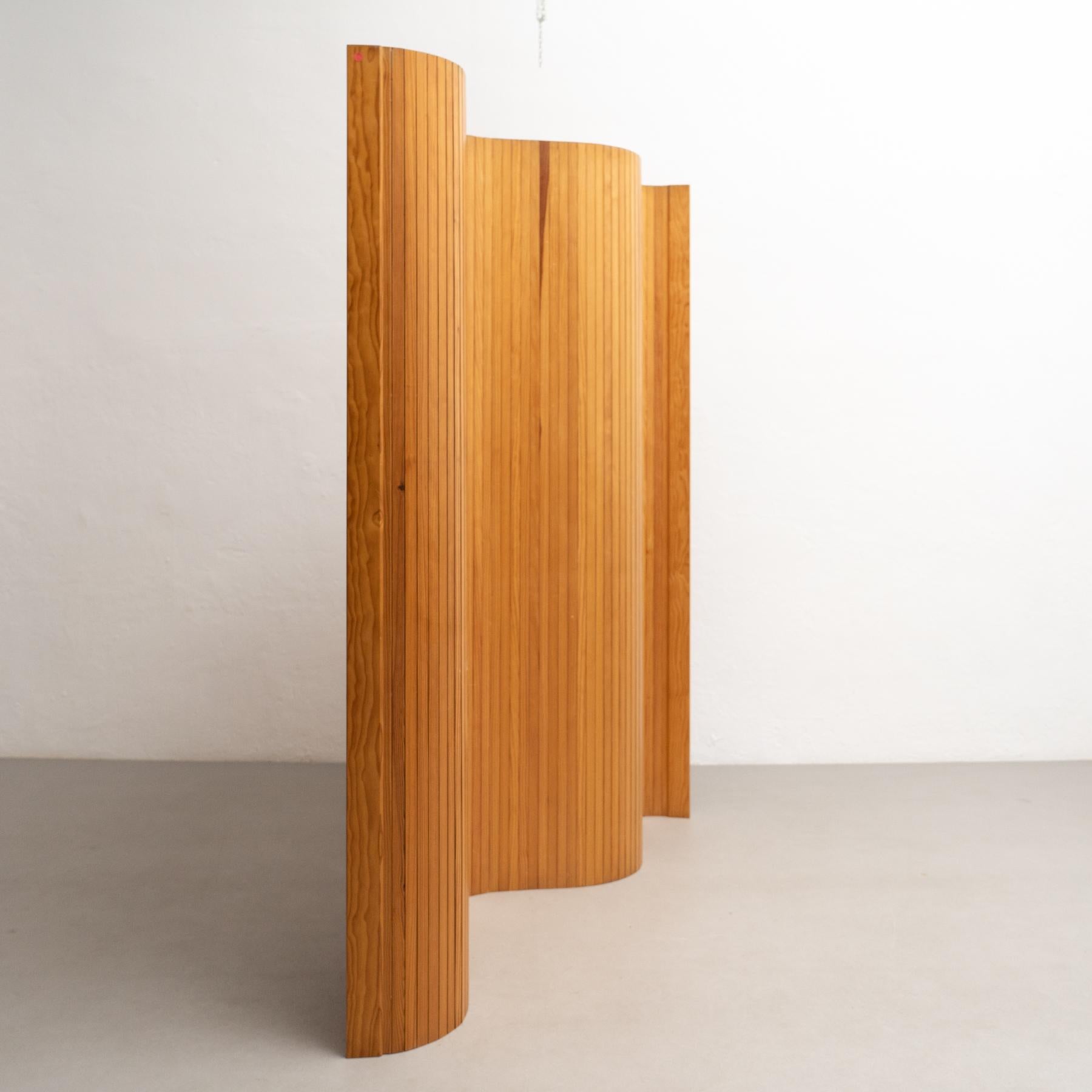 Holz-Raumteiler nach Alvar Aalto, um 1970 im Angebot 3
