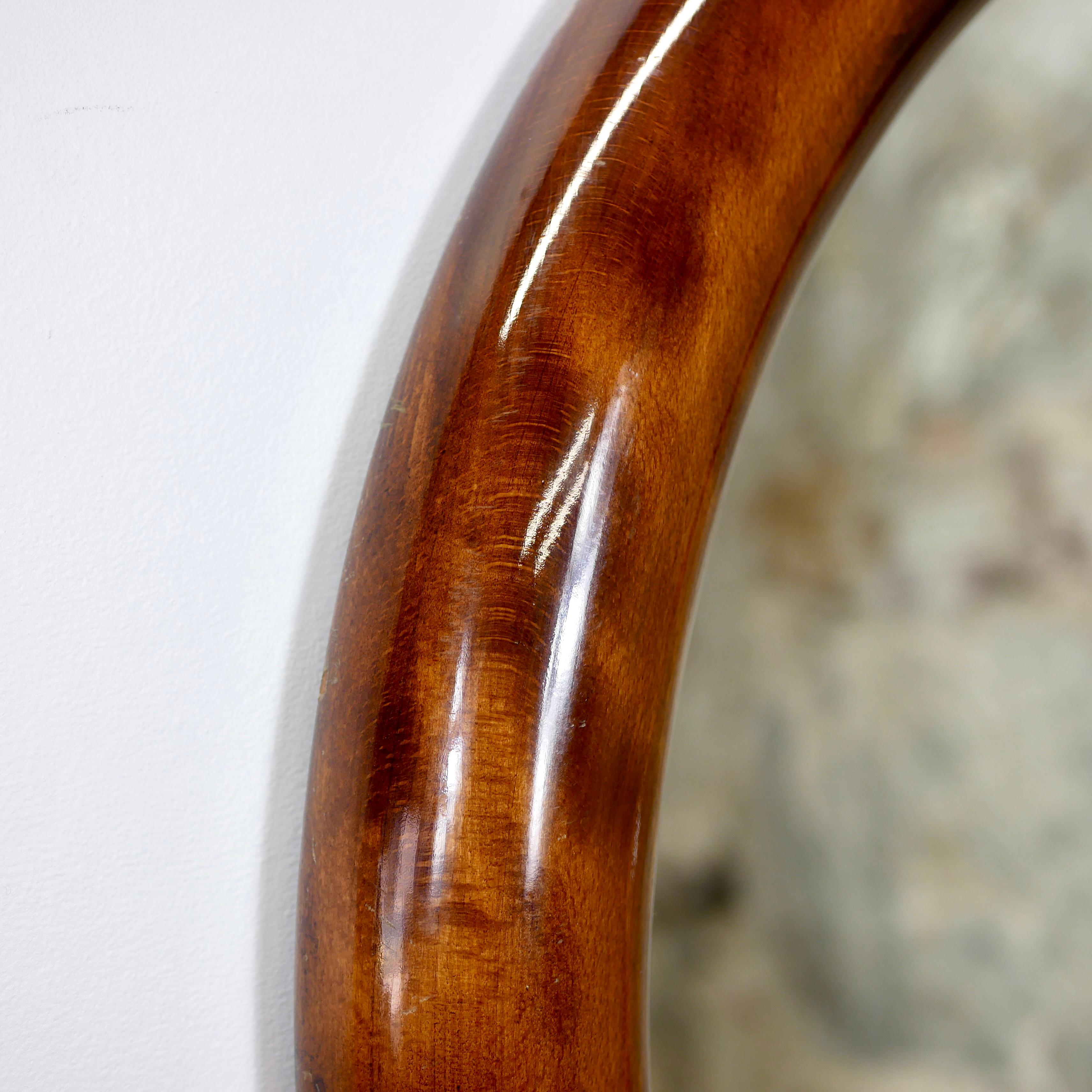 Espejo redondo de madera de Italia, años 60 mediados del siglo XX en venta