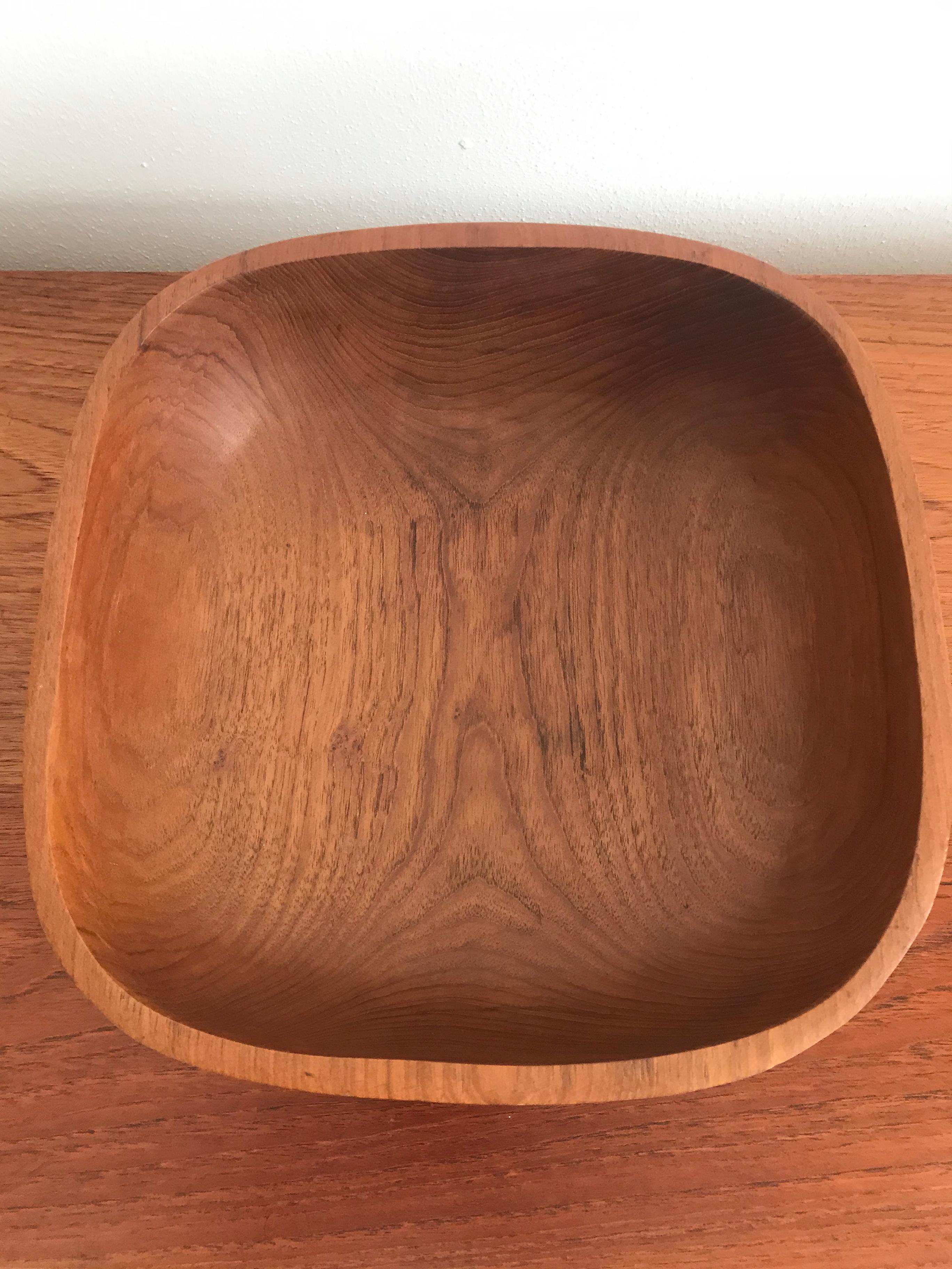 Wood Scandinavian Bowl Centerpiece 1960s In Good Condition For Sale In Reggio Emilia, IT