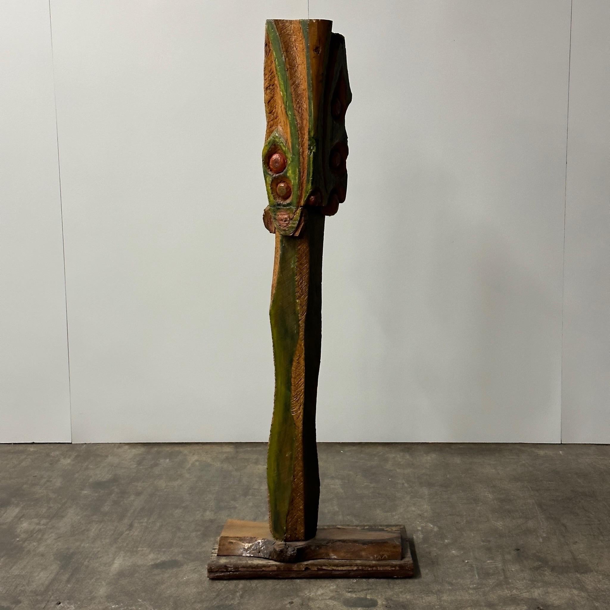 Américain Sculpture en bois de Dennis Jose en vente