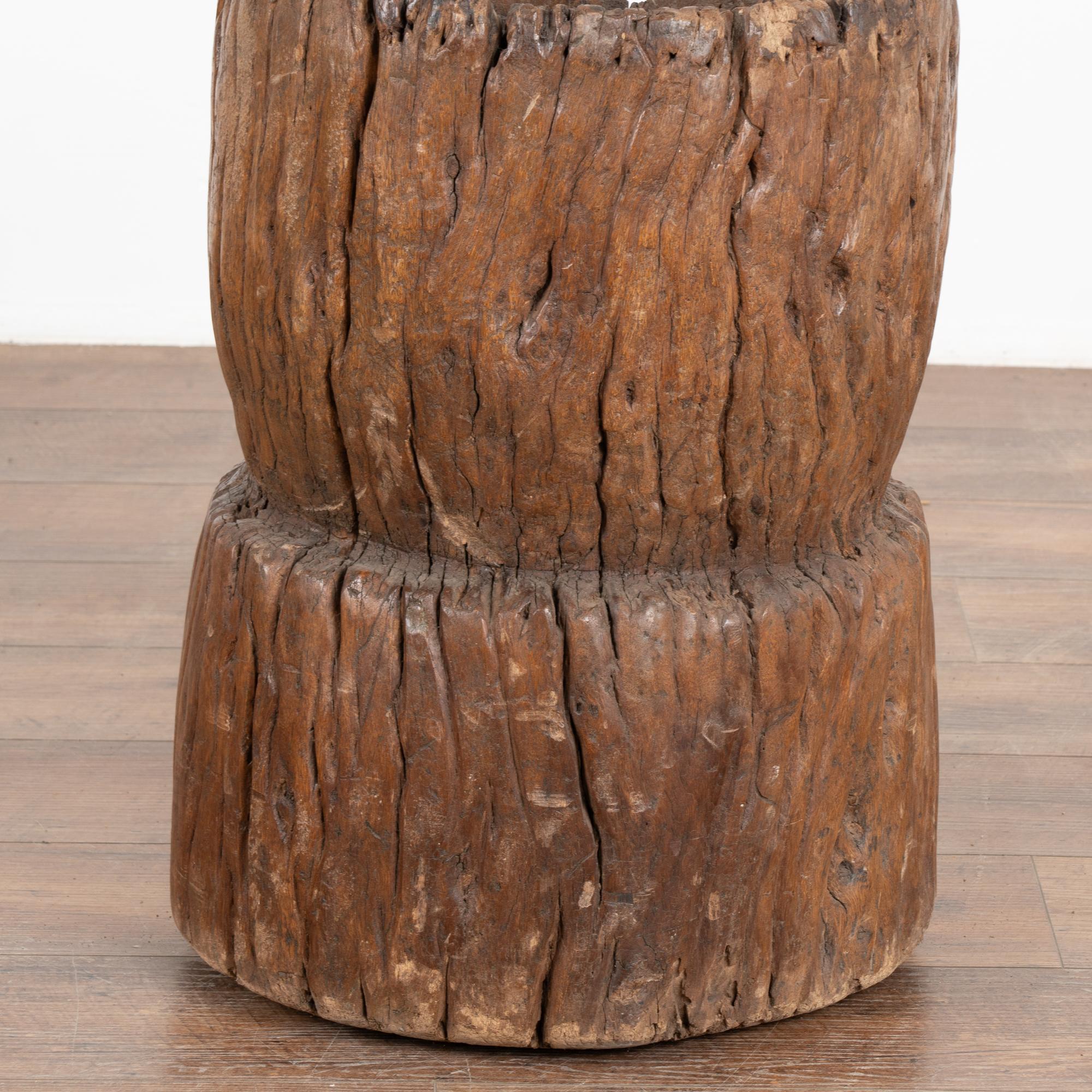 Holz-Skulpturbehälter aus altem Wassermühlengehäuse aus Holz, China 1820-40 im Angebot 1