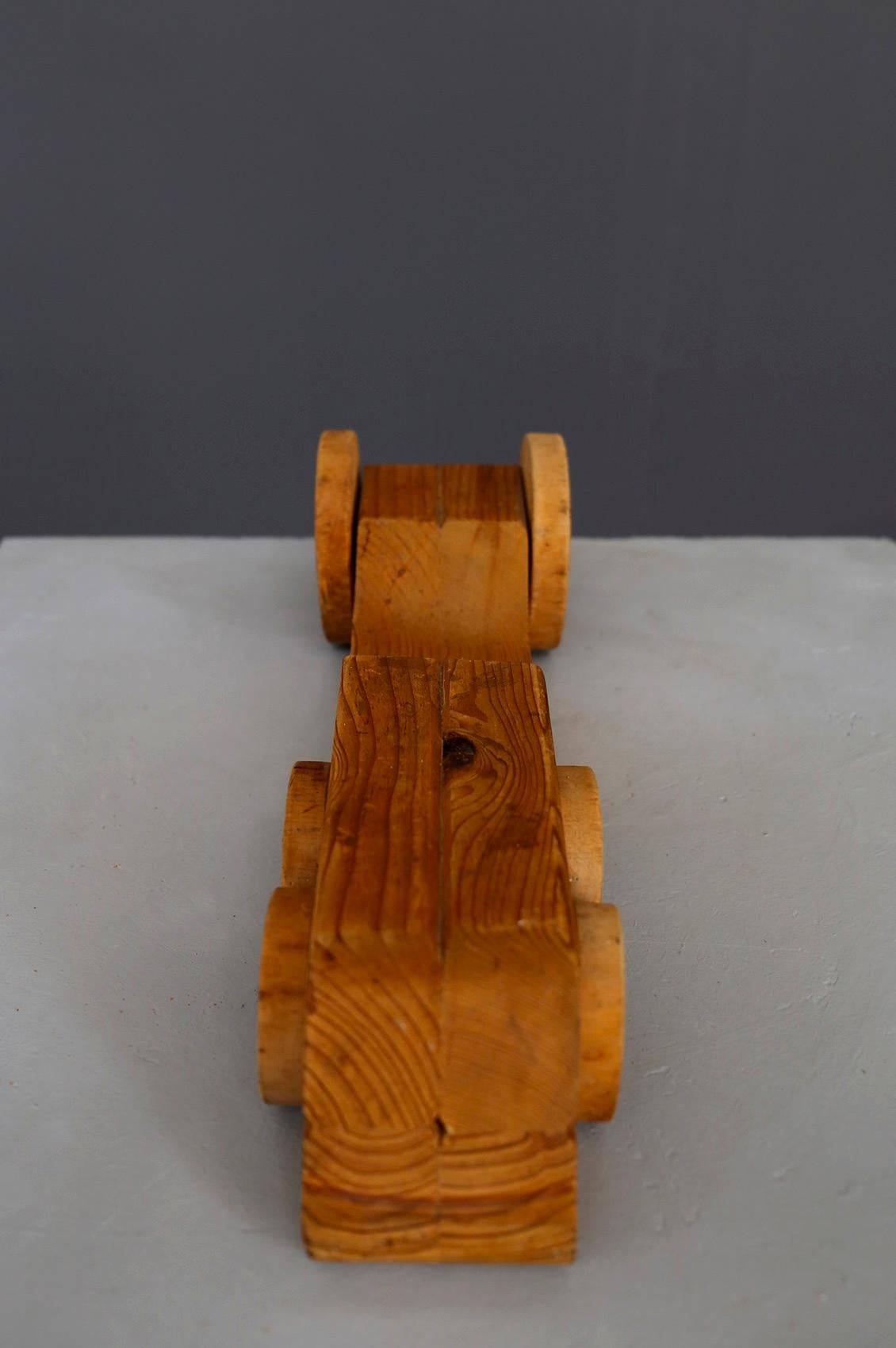Wood Sculpture Futurist Machine by Urano Palma Locomotive title, from 1956 In Good Condition For Sale In Milano, IT