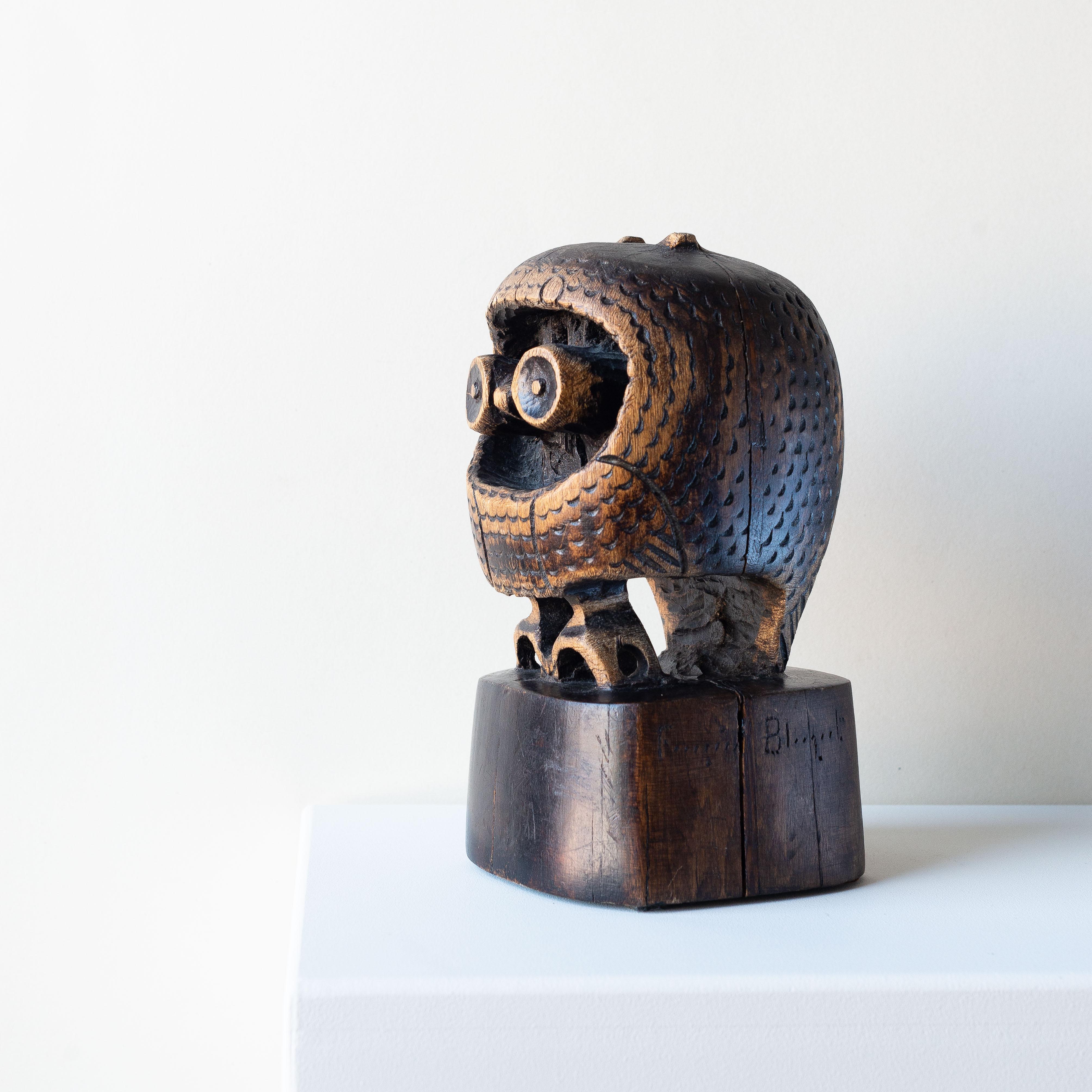 Escultura antropomorfa, Búho de madera tallado a mano, Francia Años 70 en Bueno estado para la venta en ROUEN, FR
