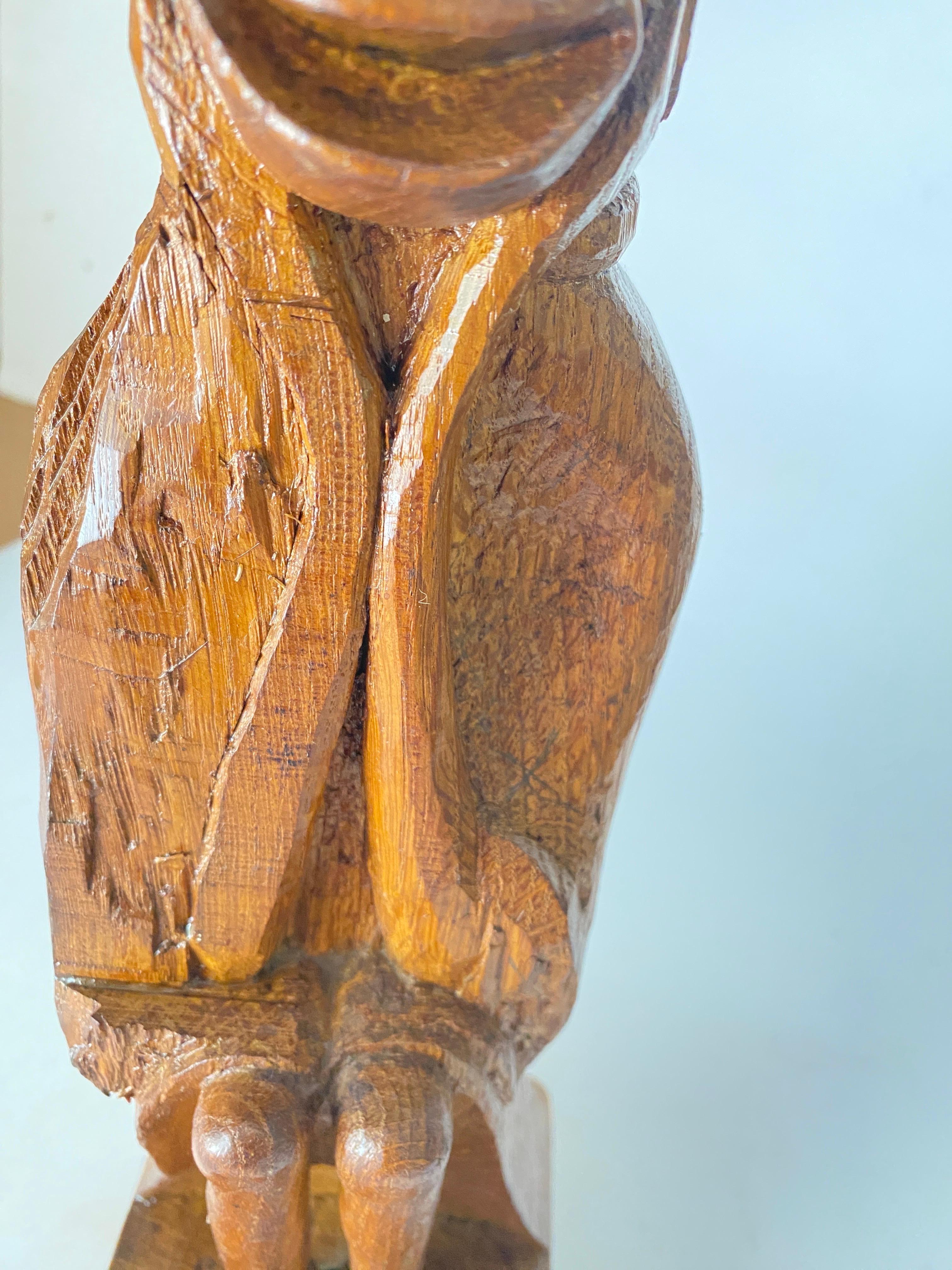 Holzskulptur aus Eiche von französischem Designer 1950 Farbe Brown im Zustand „Gut“ im Angebot in Auribeau sur Siagne, FR