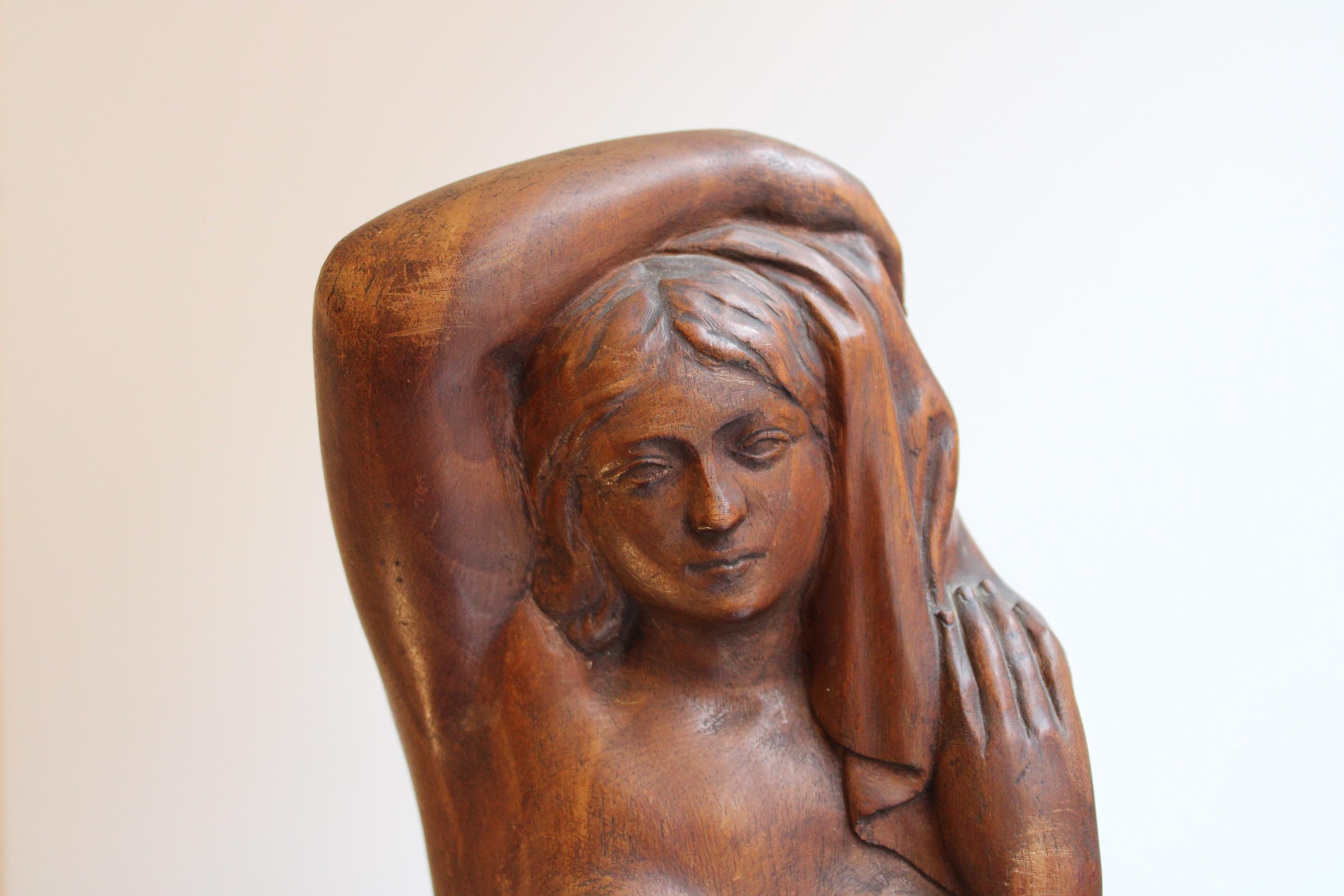 Skulptur aus Holz, signiert R.Barou im Angebot 2