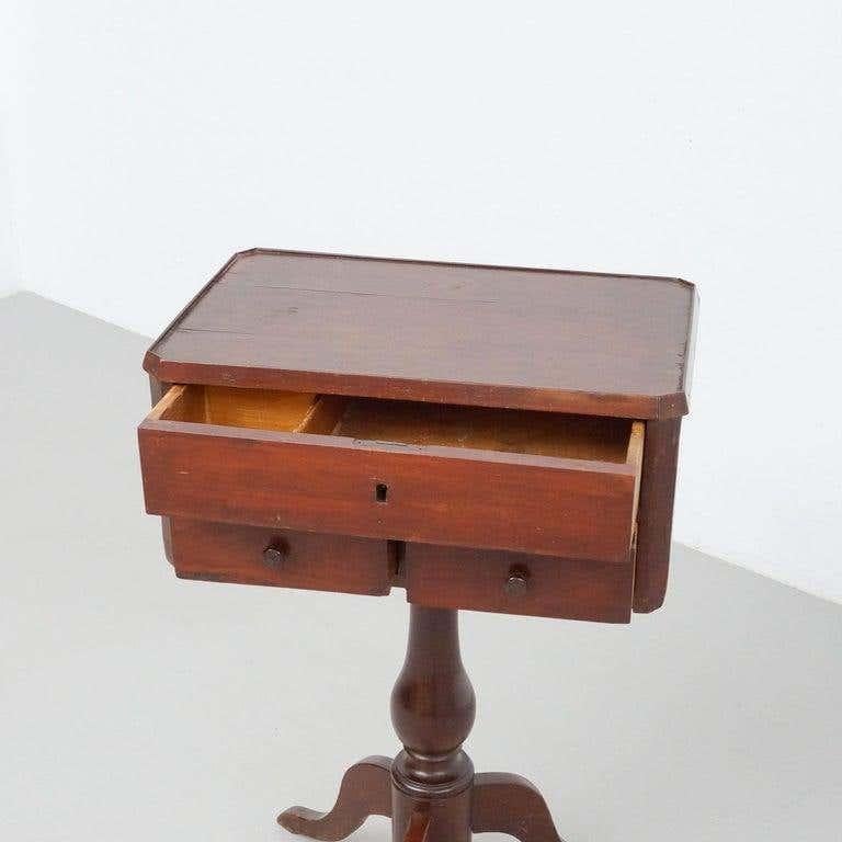 Wood Sewing Table, circa 1800 For Sale 3