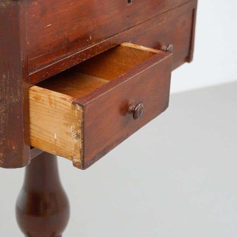 Wood Sewing Table, circa 1800 For Sale 4
