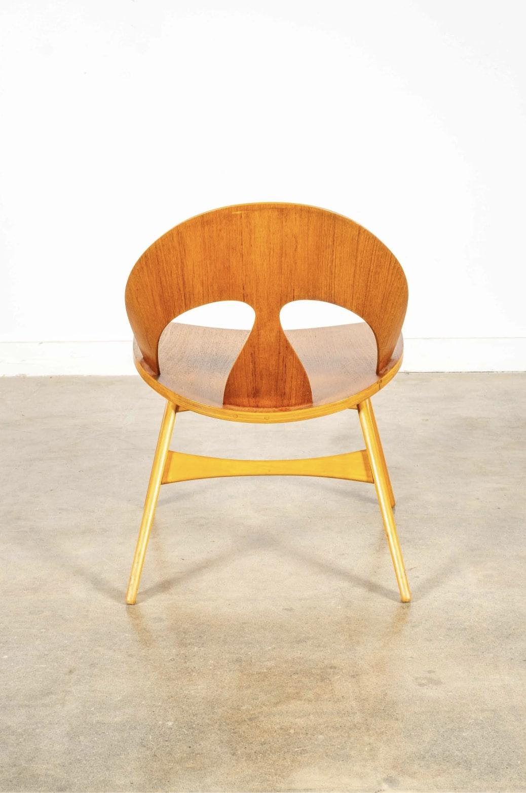 Sedia Wood Shell In condizioni buone a Toronto, CA