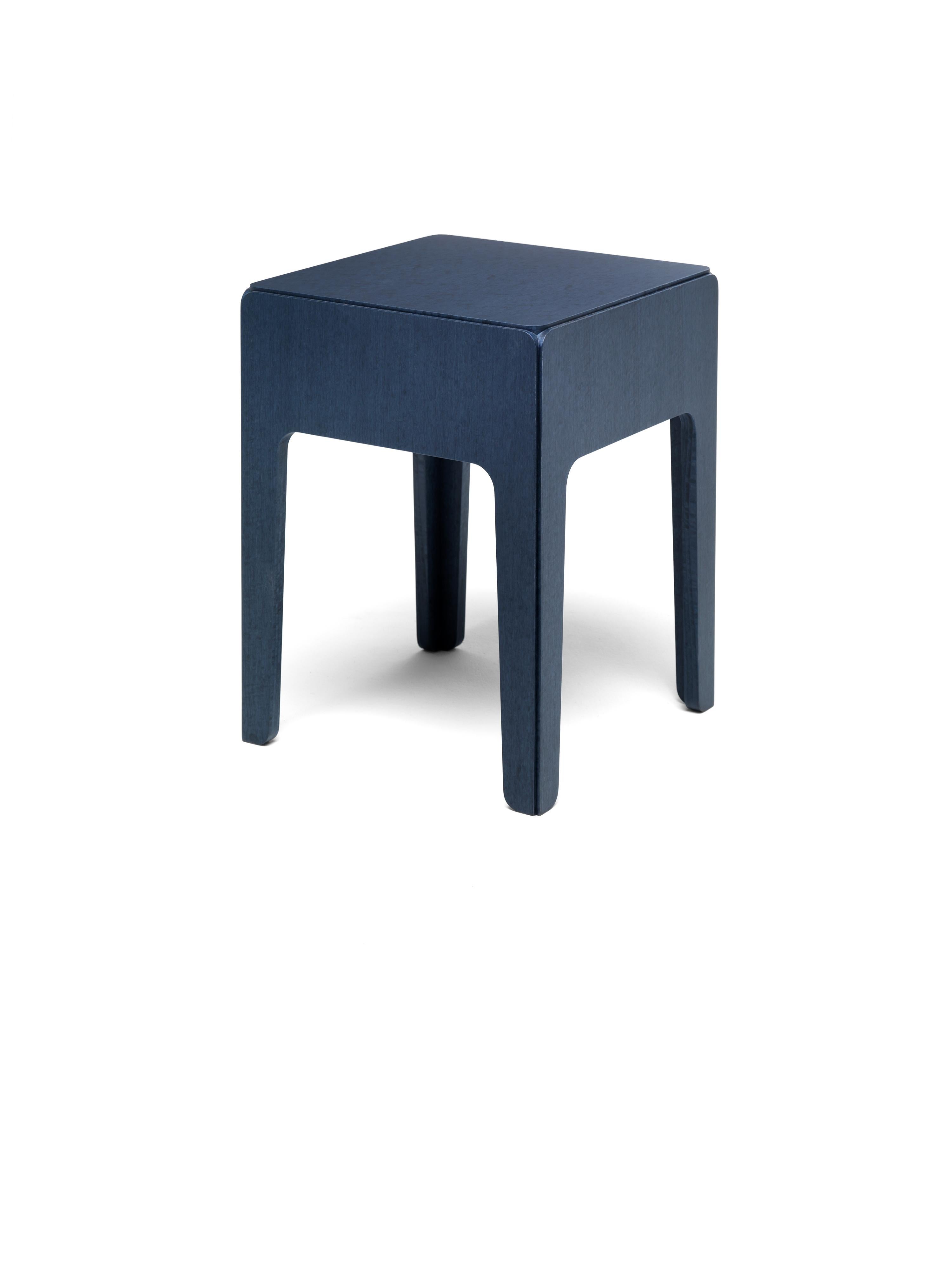 21st Century Modern Wooden Side Tables Veneered In Blue Eucalyptus In New Condition For Sale In Milan, IT