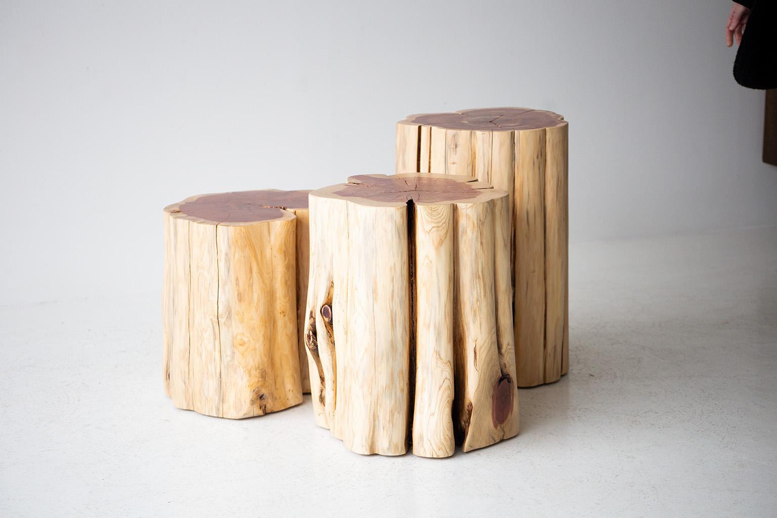 Beistelltische aus Bertu-Holz, Beistelltisch aus Naturholz, rotes Zedernholz im Angebot 2