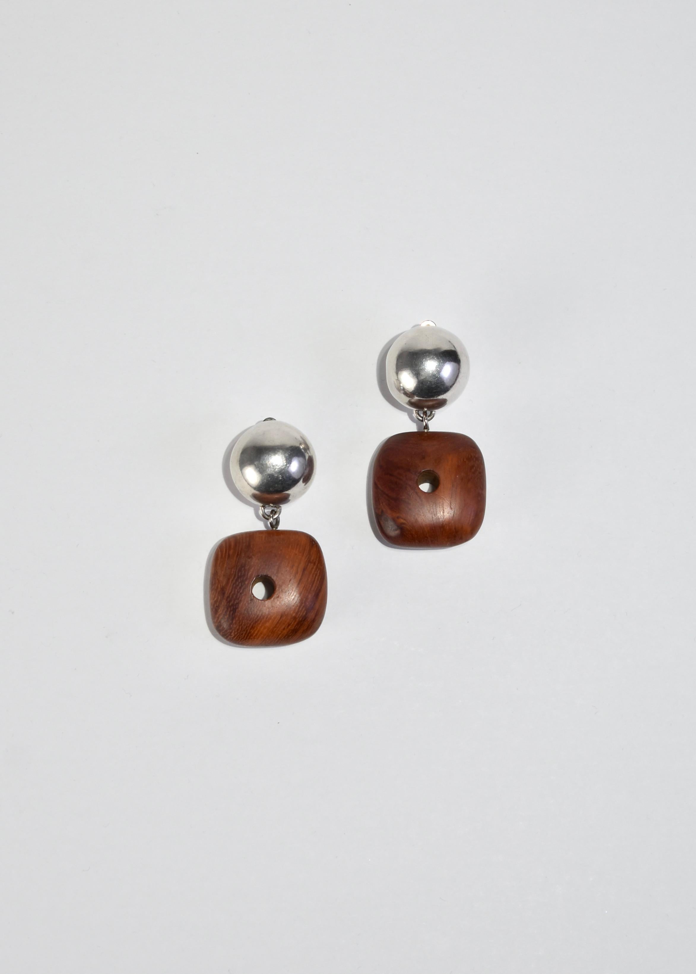 Stunning vintage silver earrings with oversized wood detail, clip-on. Stamped 925.