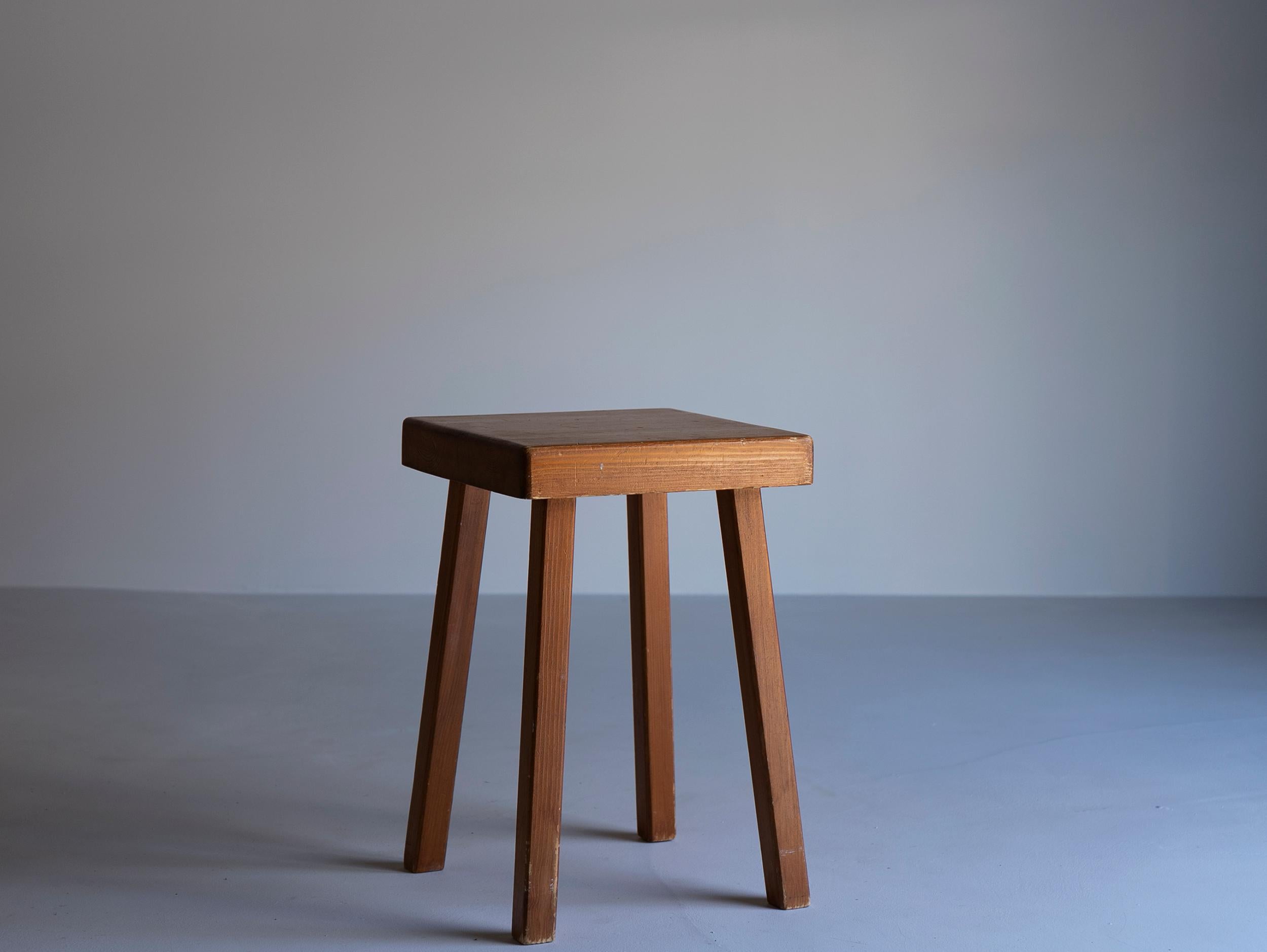 Stool designed by Charlotte Perriand for the Les Arcs ski resort, circa 1960.
This stool was used in Arc 1800.
The stool is in original condition but shows some wear and tear due to age and use.

Country / France
Date / 1960s
Material / Wood