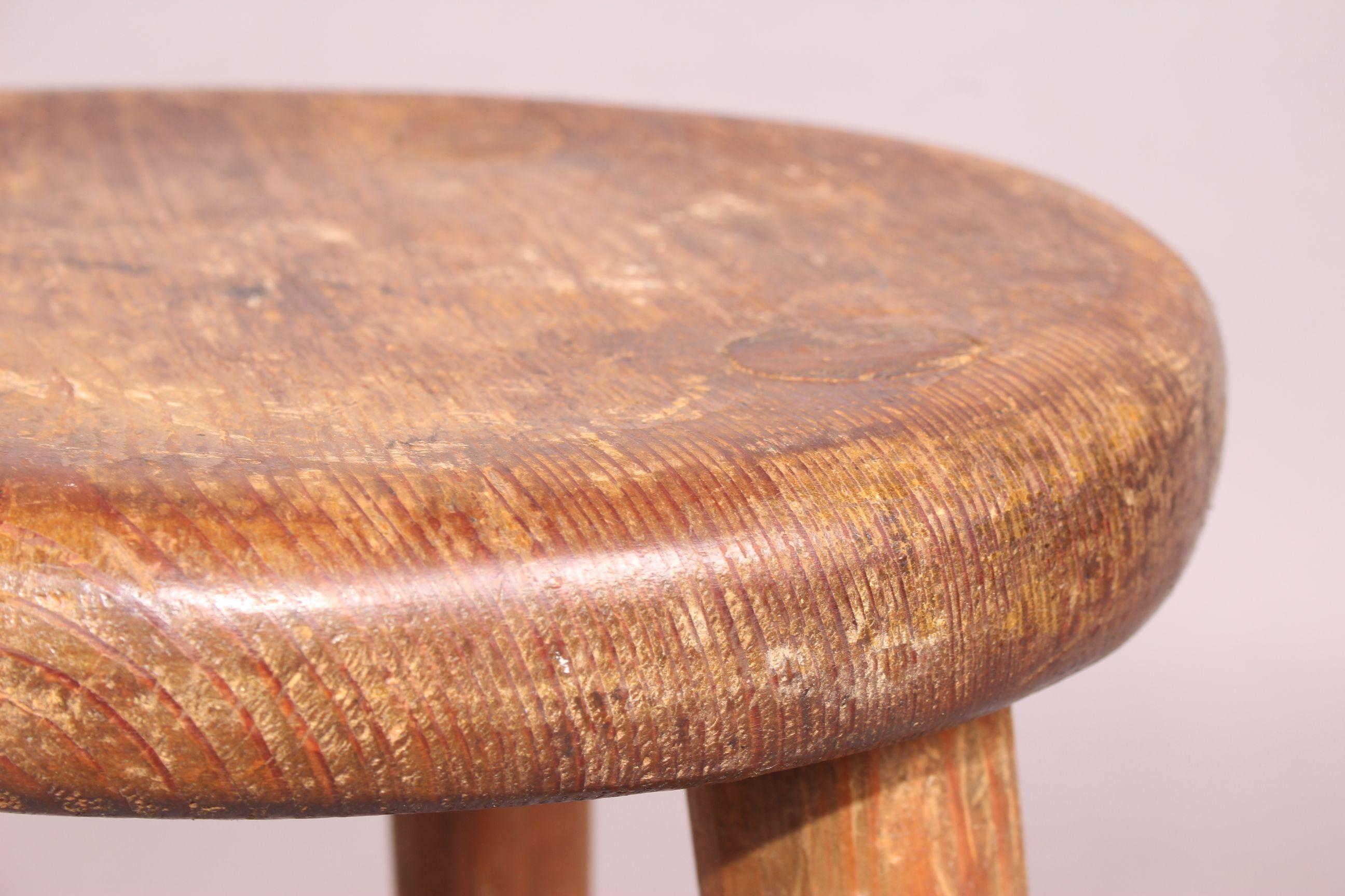 Wood Stool In Good Condition In grand Lancy, CH