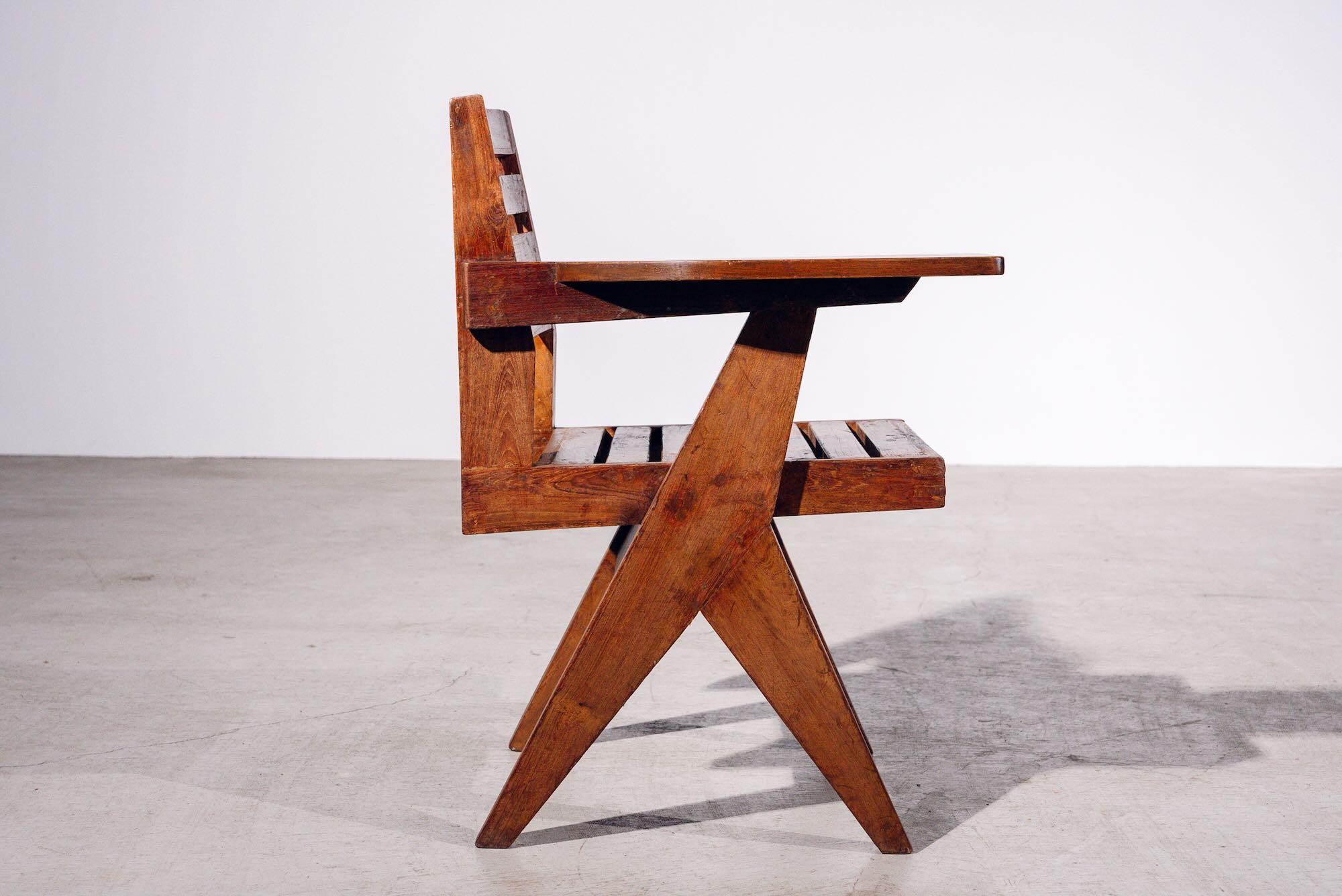 Silla de mesa de madera de Pierre Jeanneret para Chandigarh, India, circa 1960 Moderno de mediados de siglo en venta