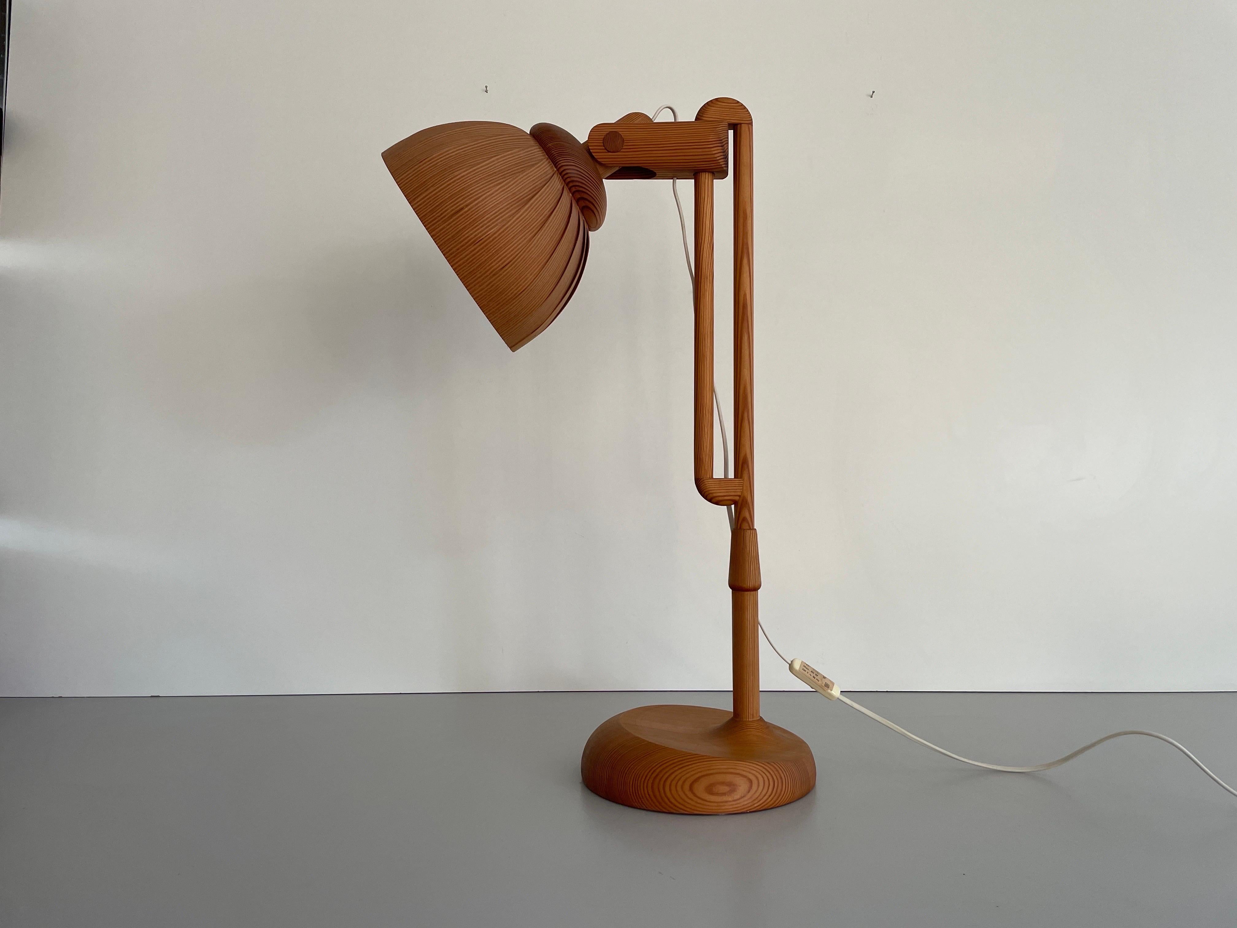 Lampe de table en bois par Hans-Agne Agnes pour AB Ellysett Markaryd, années 1960, Suède

Design/One
Très haute qualité.
Entièrement fonctionnel.


Câble et prise d'origine. Cette lampe est compatible avec les prises de courant de l'UE. Mettre le
