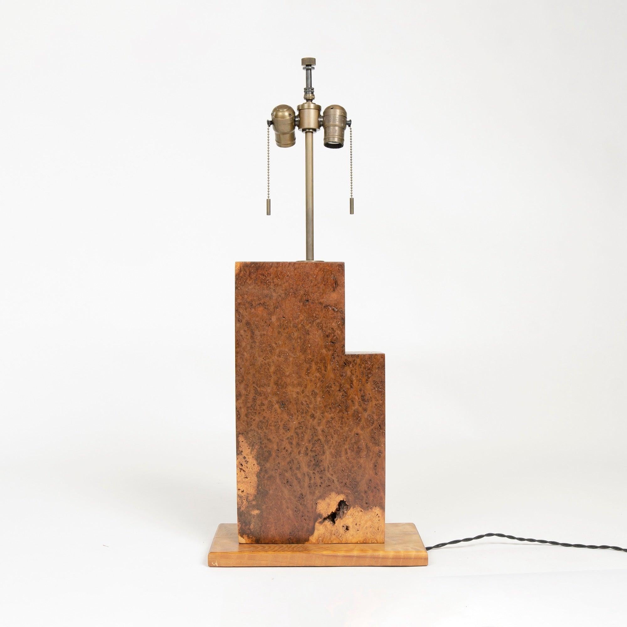 Lampe de table en bois des États-Unis Excellent état - En vente à Sagaponack, NY