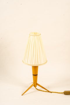 Lampada da tavolo in Wood con paralume in tessuto anni '50 circa