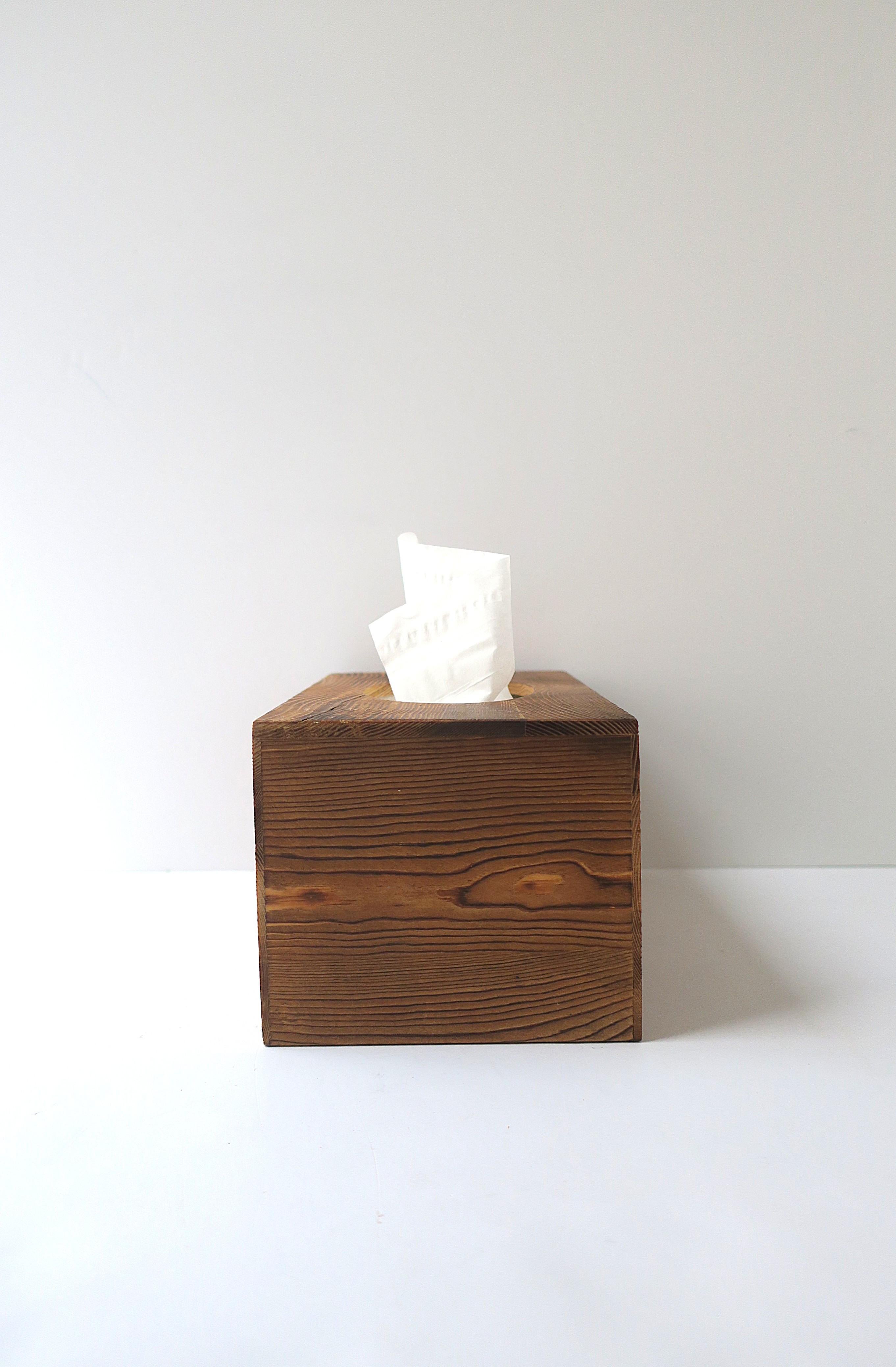 Boîte à mouchoirs en bois style rustique en vente 4
