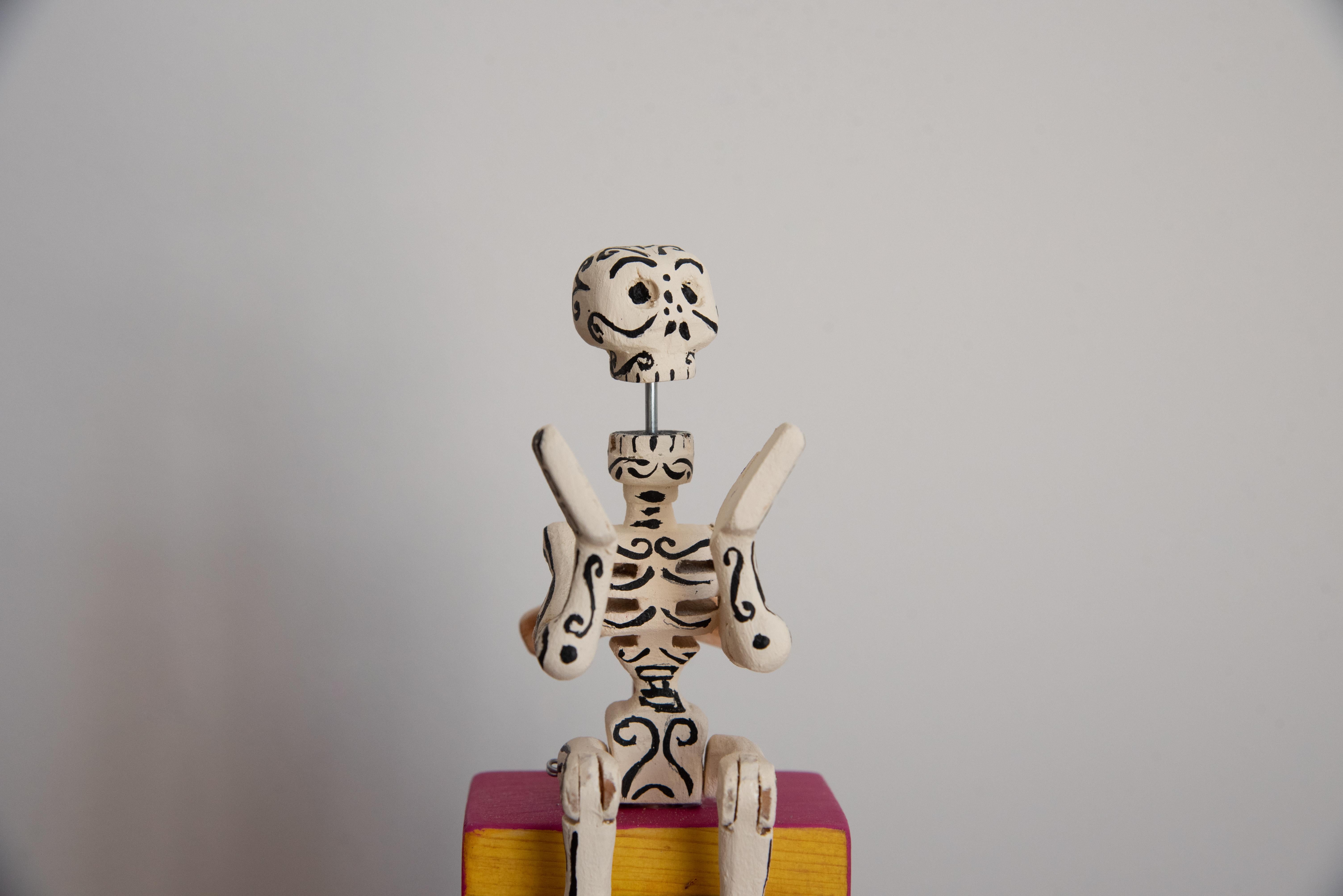 Wood Toy Mexican Calavera Skeleton Day of the Dead Traditional Colorful Folk Art In New Condition For Sale In Queretaro, Queretaro