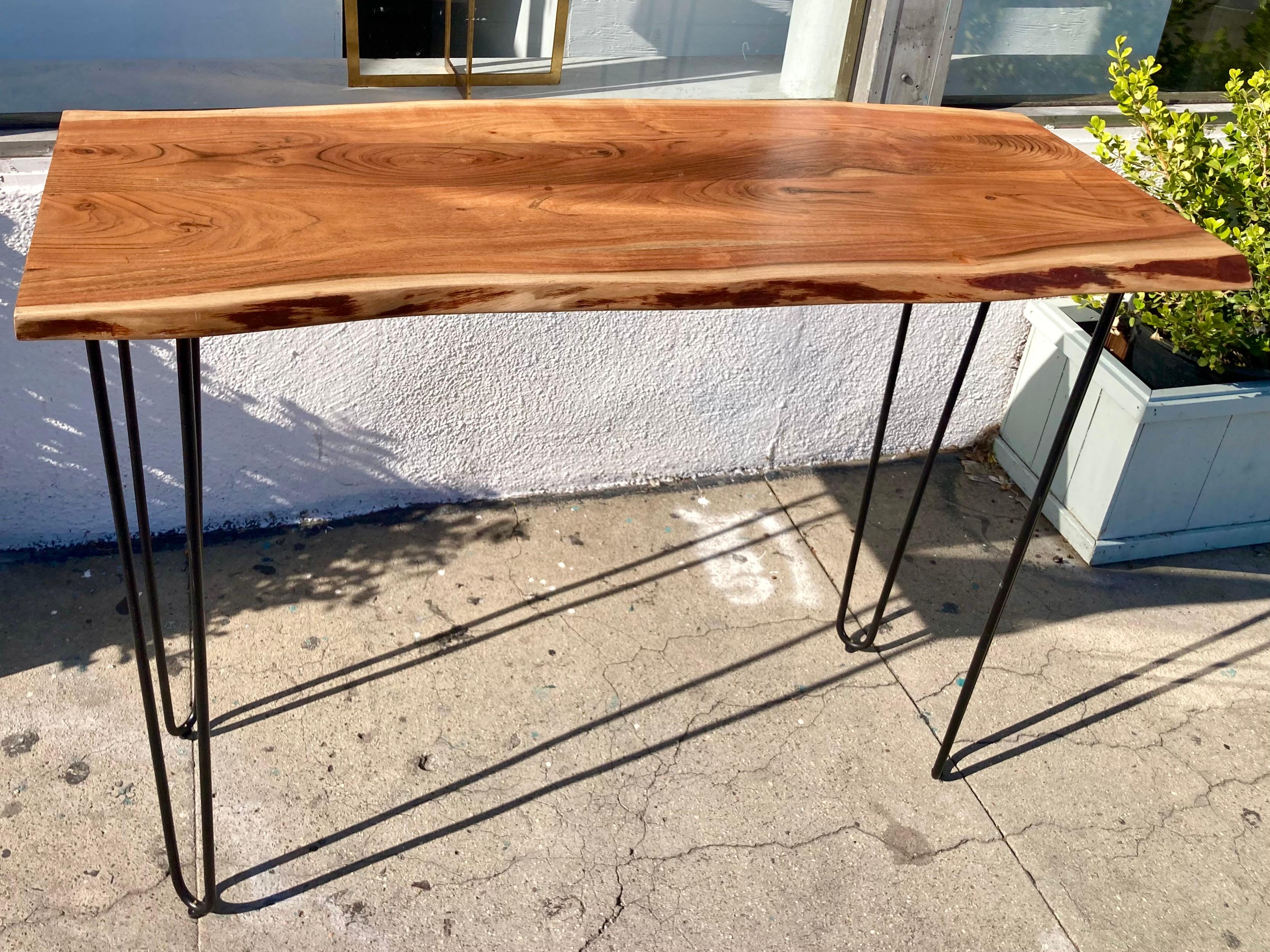 Console en forme de tronc d'arbre Wood Bon état - En vente à Los Angeles, CA