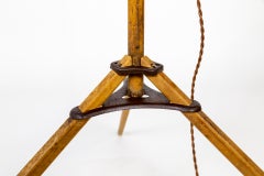 Lampada da terra a treppiede in Wood di Thomas O'Brian