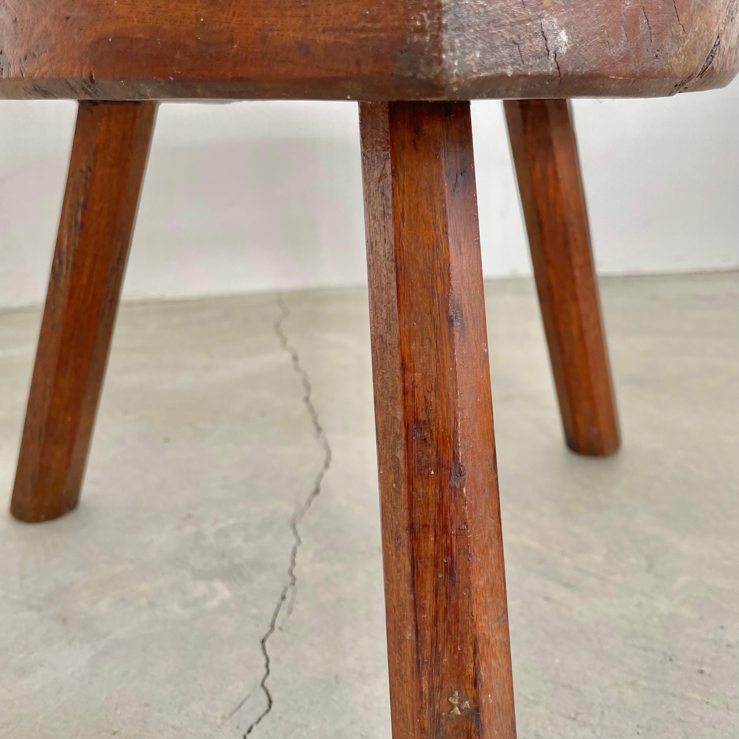 Wood Tripod Heart Stool, 1950s France In Good Condition For Sale In Los Angeles, CA