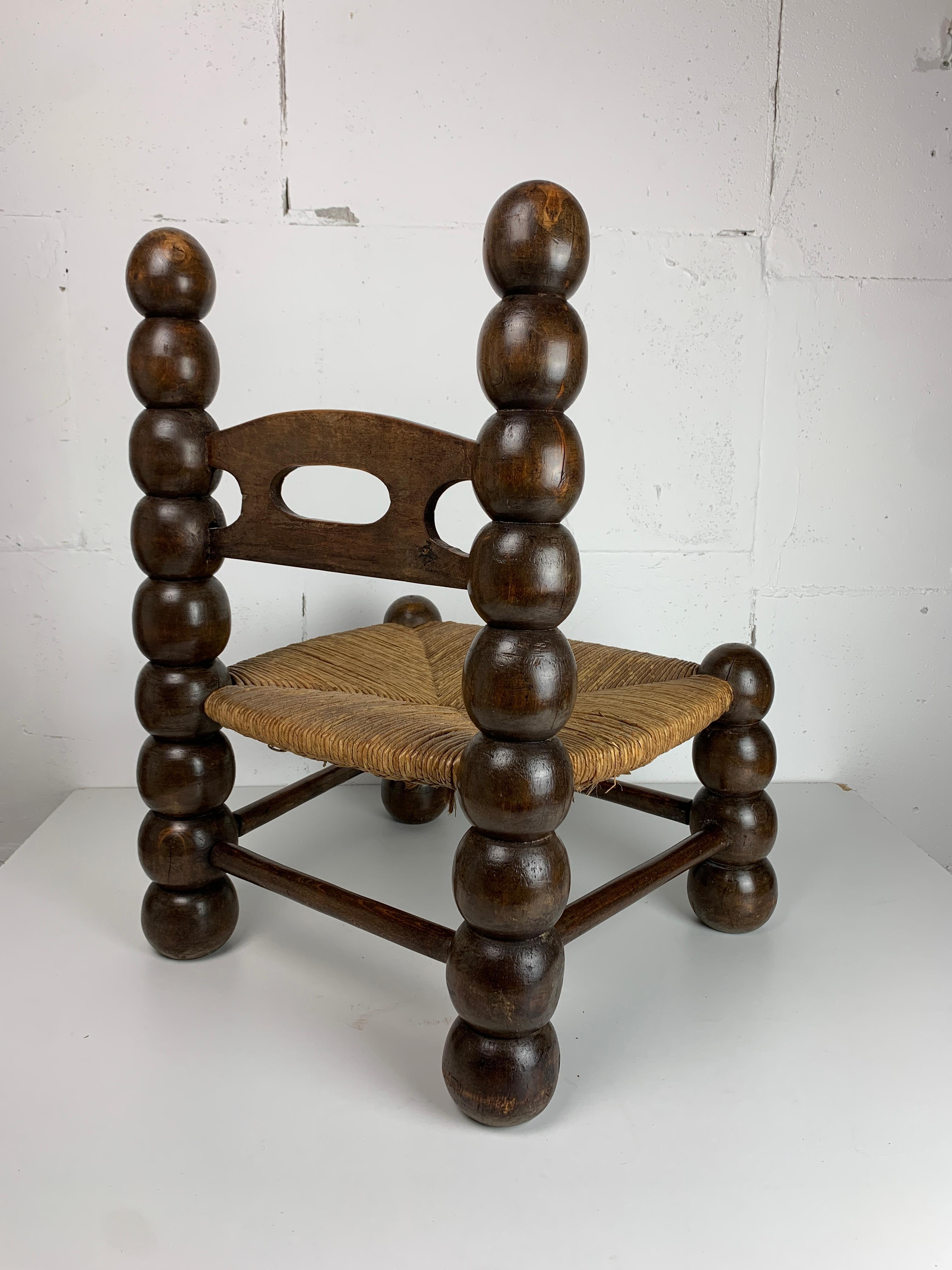Wood Turned Bobbin Low Rush Chair in the style of Charles Dudouyt, France, 1950s In Good Condition In Zaandam, NL