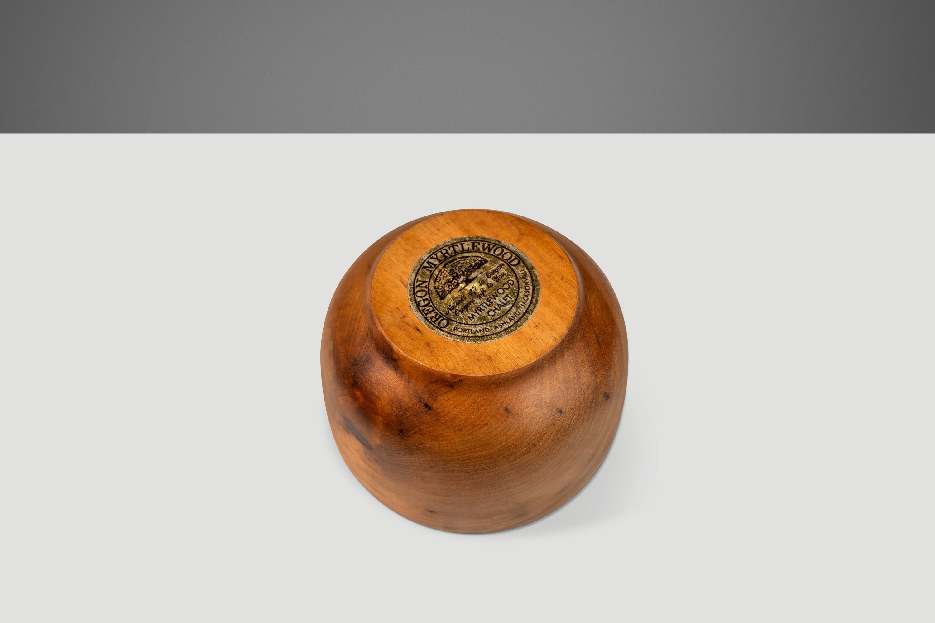 Servierschale aus massivem Myrtlewood mit Holz gedrechselt, Oregon, USA, ca. 1980er Jahre (Mitte des 20. Jahrhunderts) im Angebot