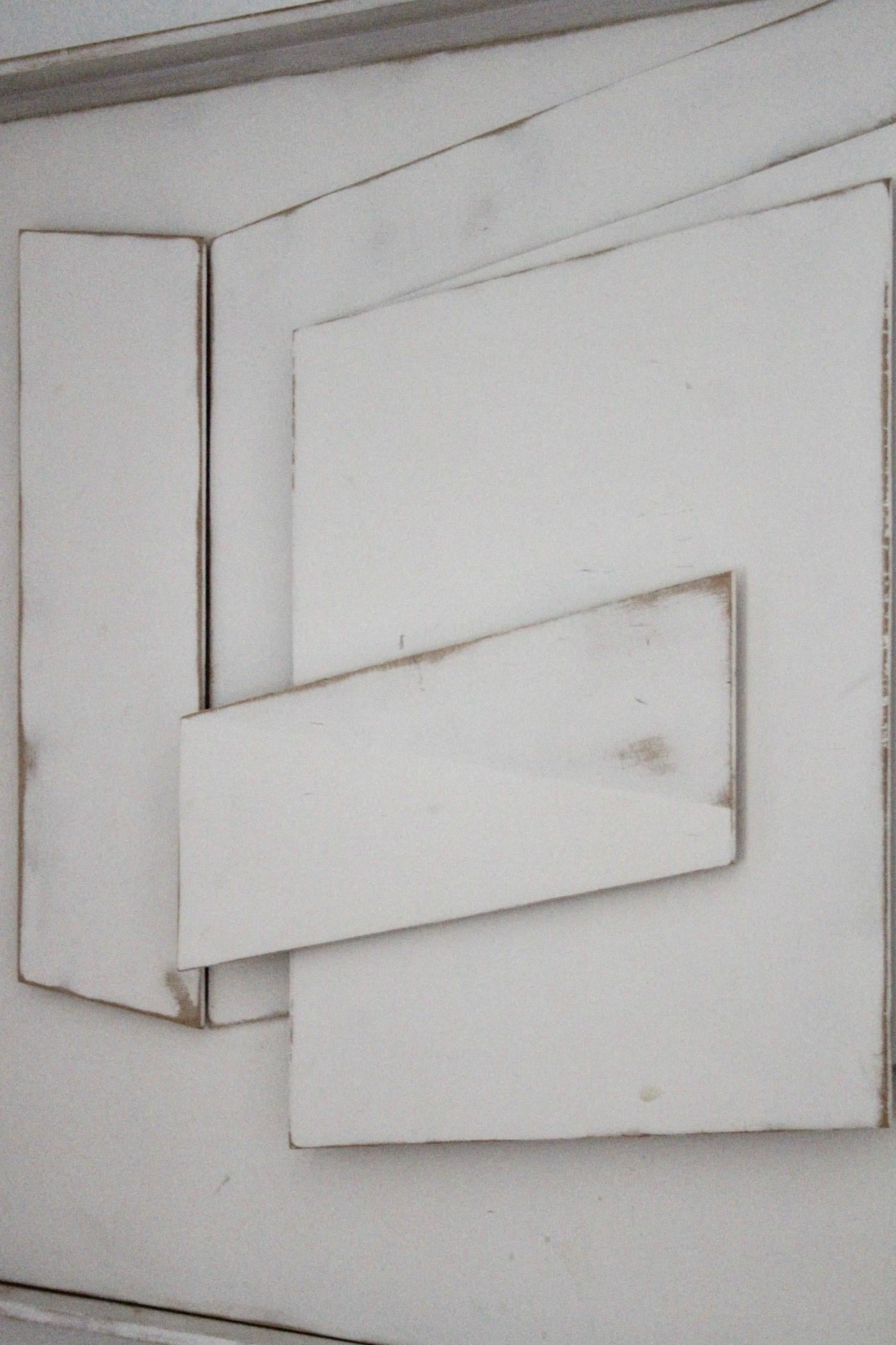 Contemporary Wood white decorative sculpture
