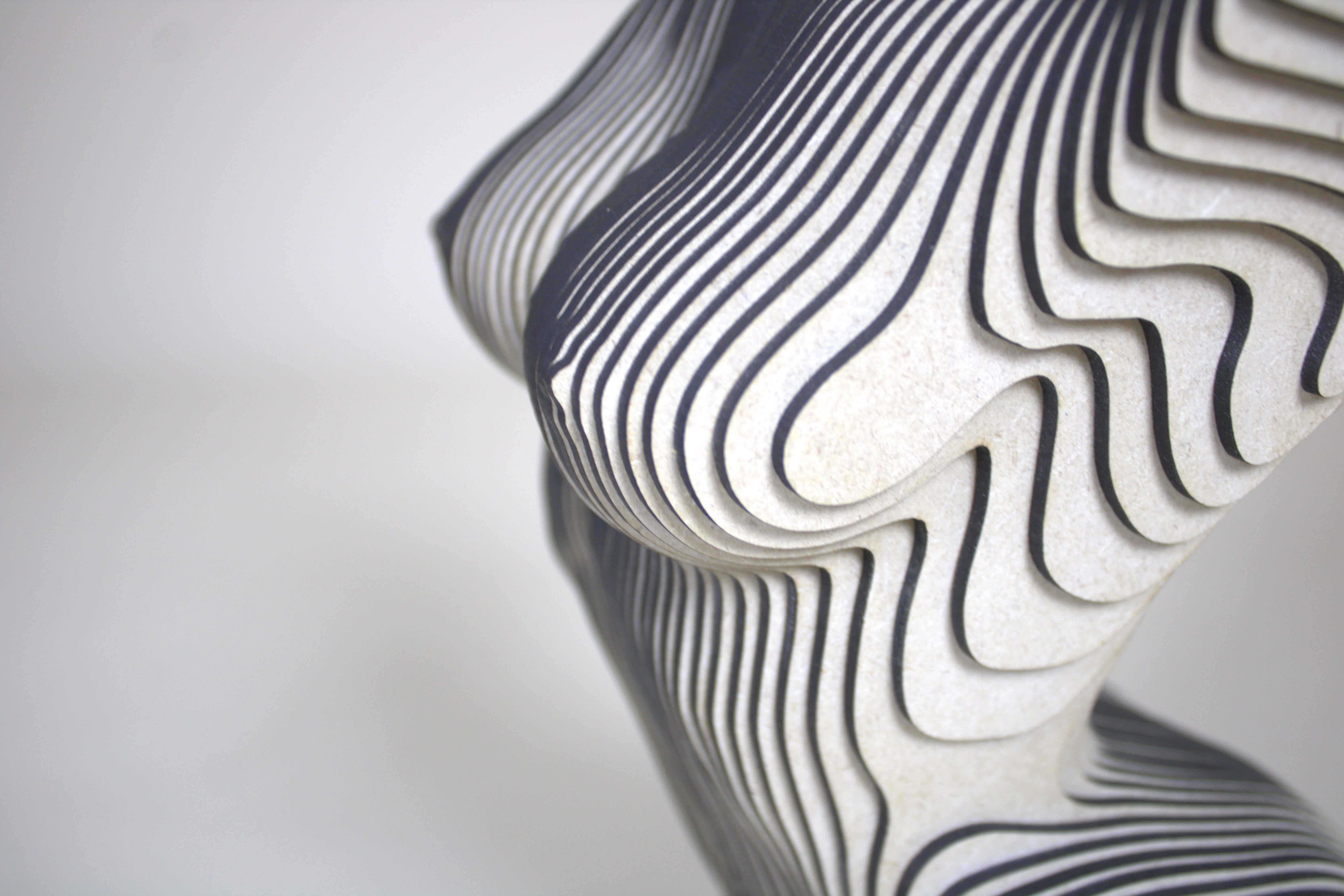 Sculpture de torse de femme blanche en bois MDF en vente 7