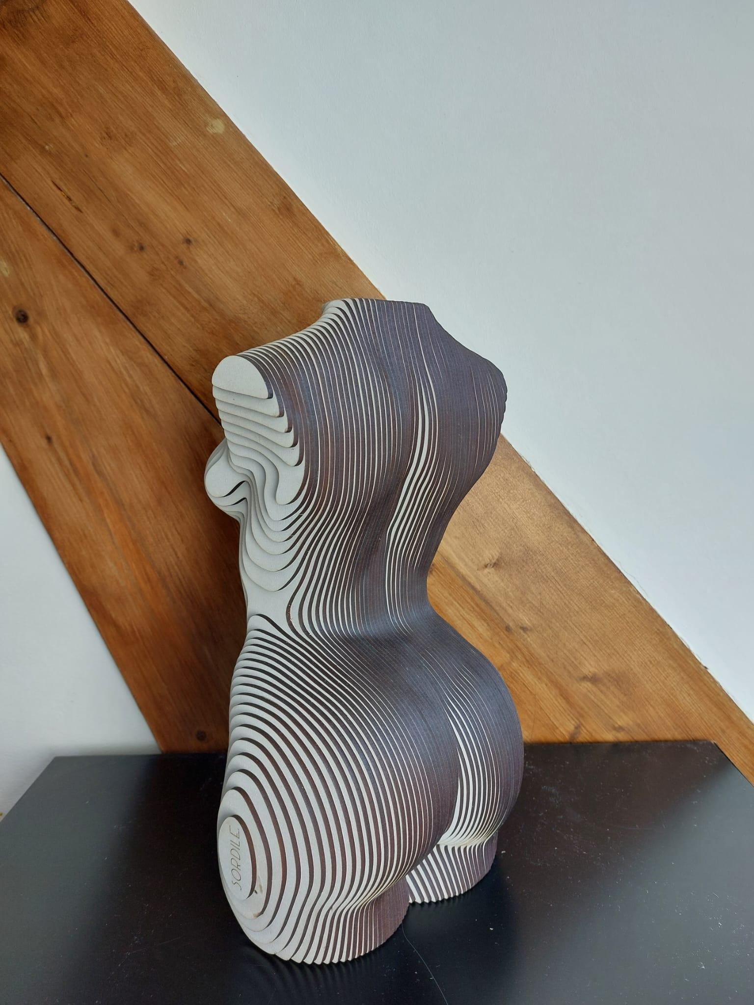 Wood white Female Torso Sculpture MDF In New Condition For Sale In DE MEERN, UT