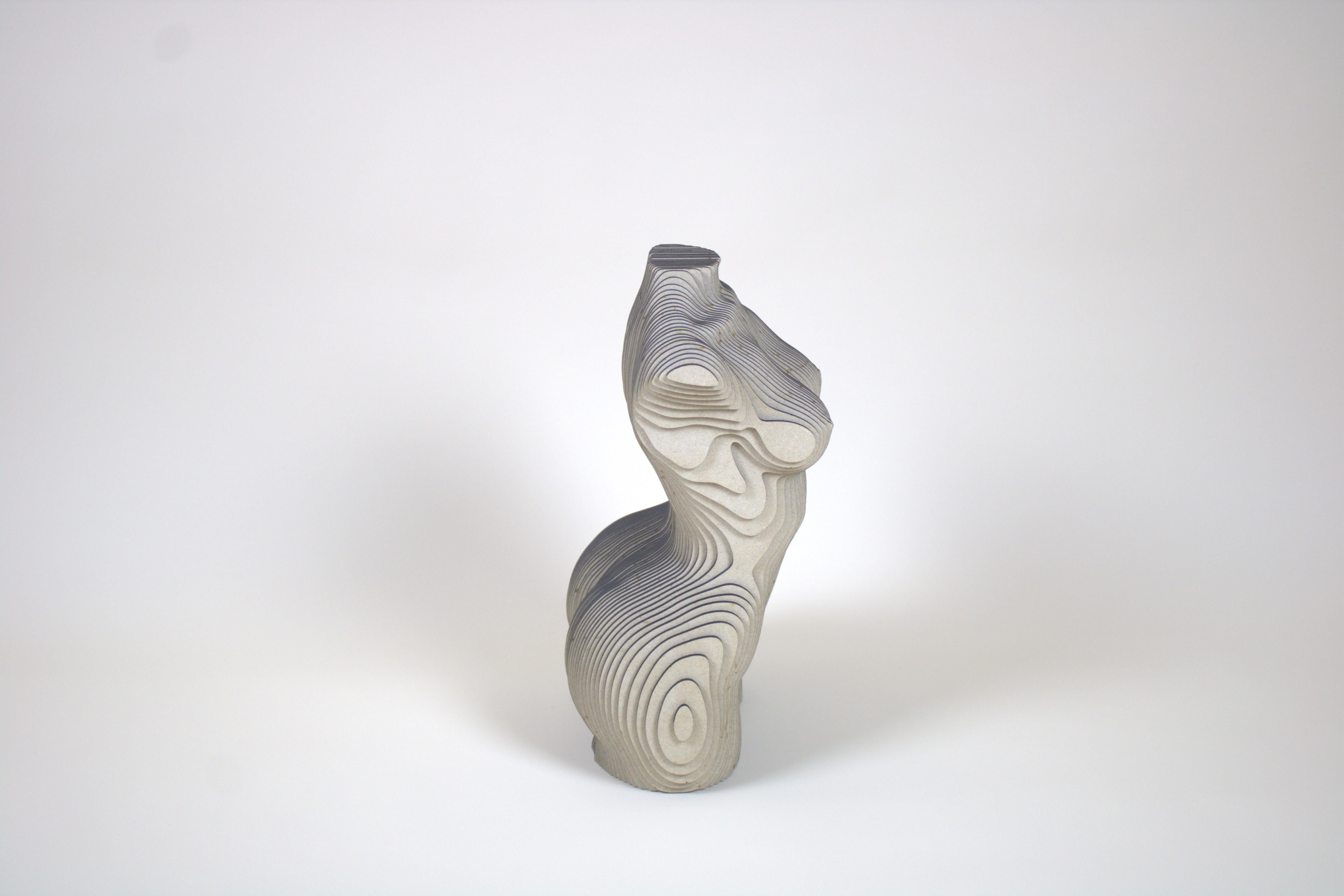 Contreplaqué Sculpture de torse de femme blanche en bois MDF en vente