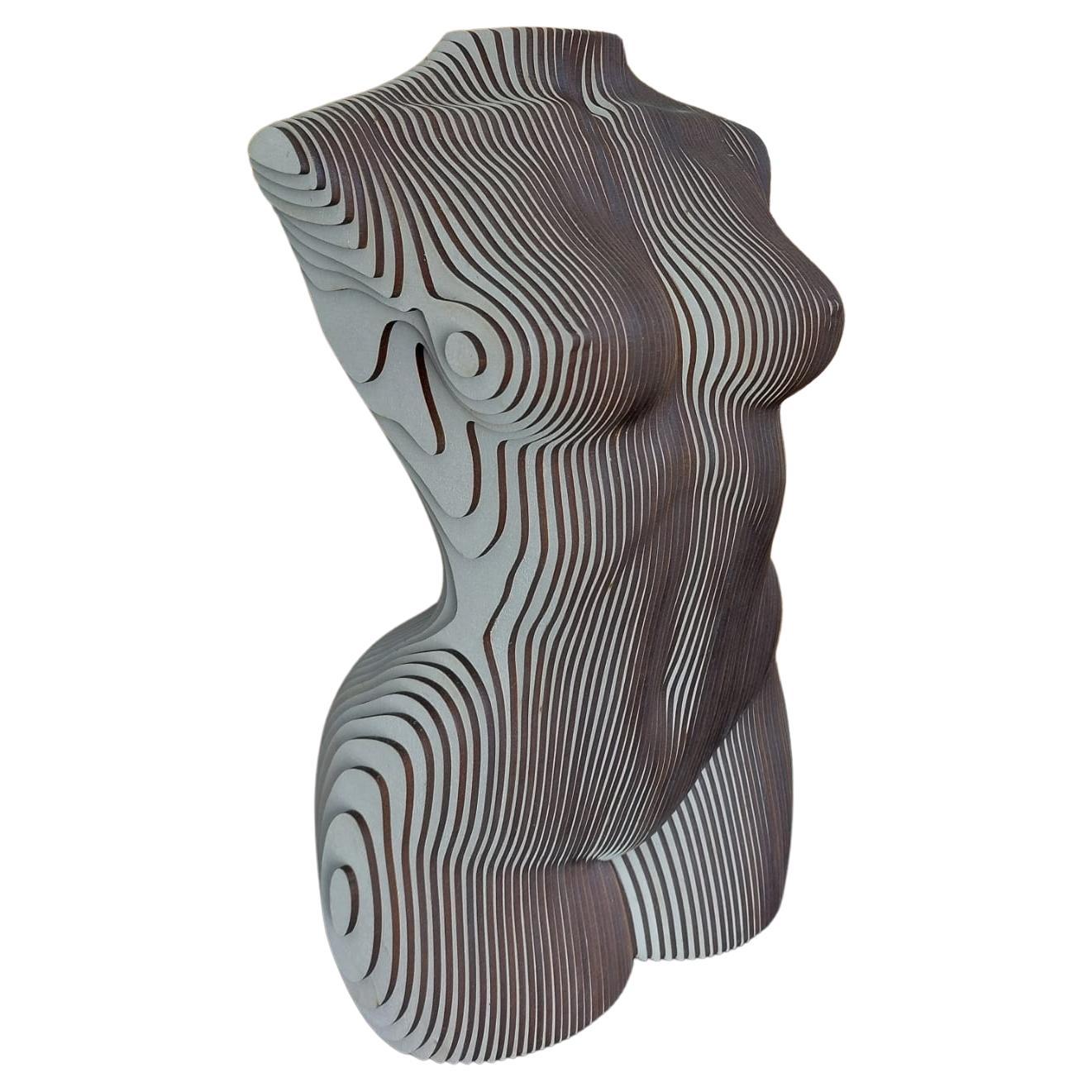 Sculpture de torse de femme blanche en bois MDF