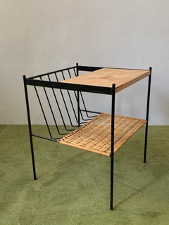 Table à revues en bois, osier et fer des années 1960