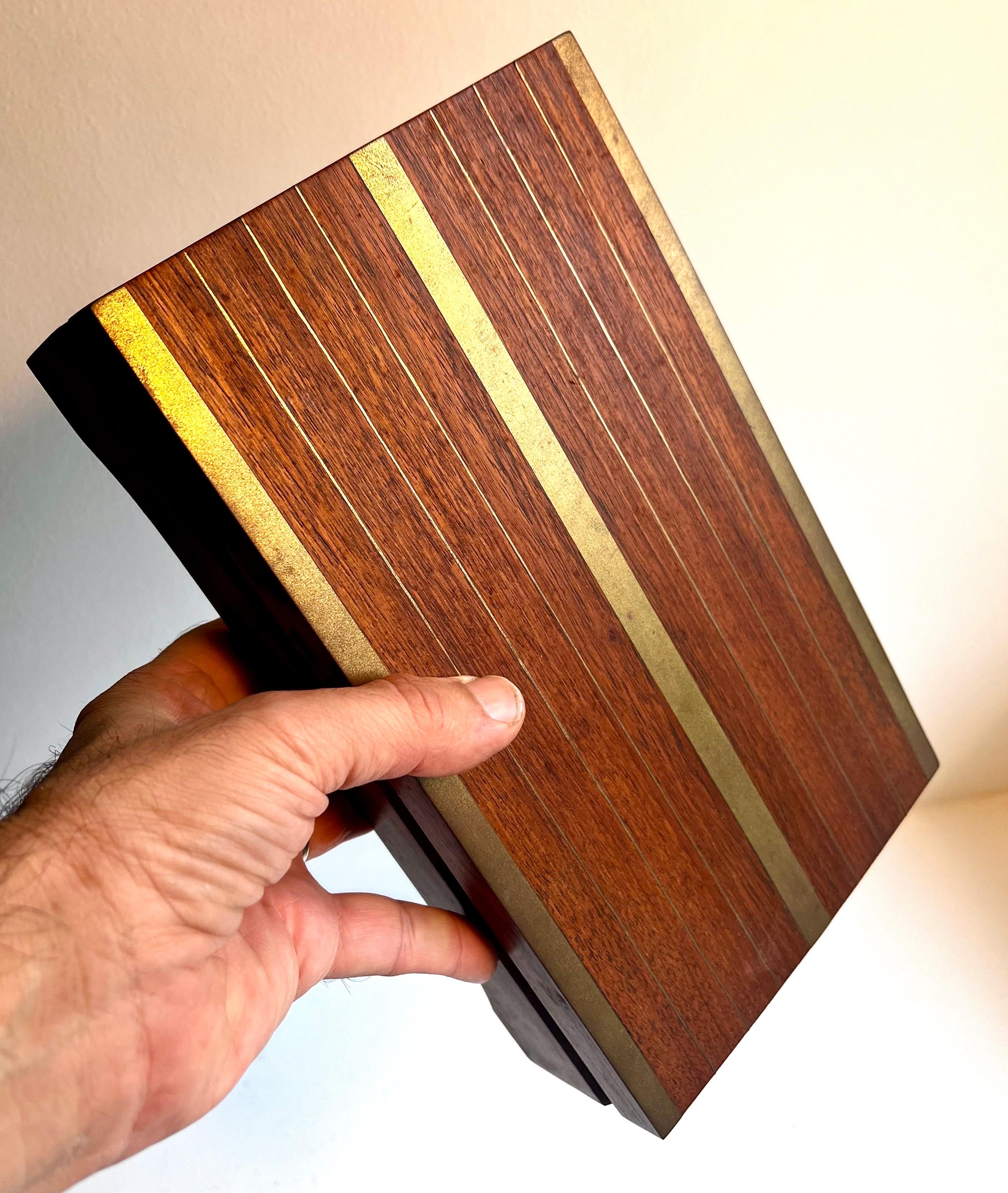 Boîte à bijoux en Wood avec incrustation de laiton dans le style de P.L.A. Powell & A. Evan, années 1970 en vente 3