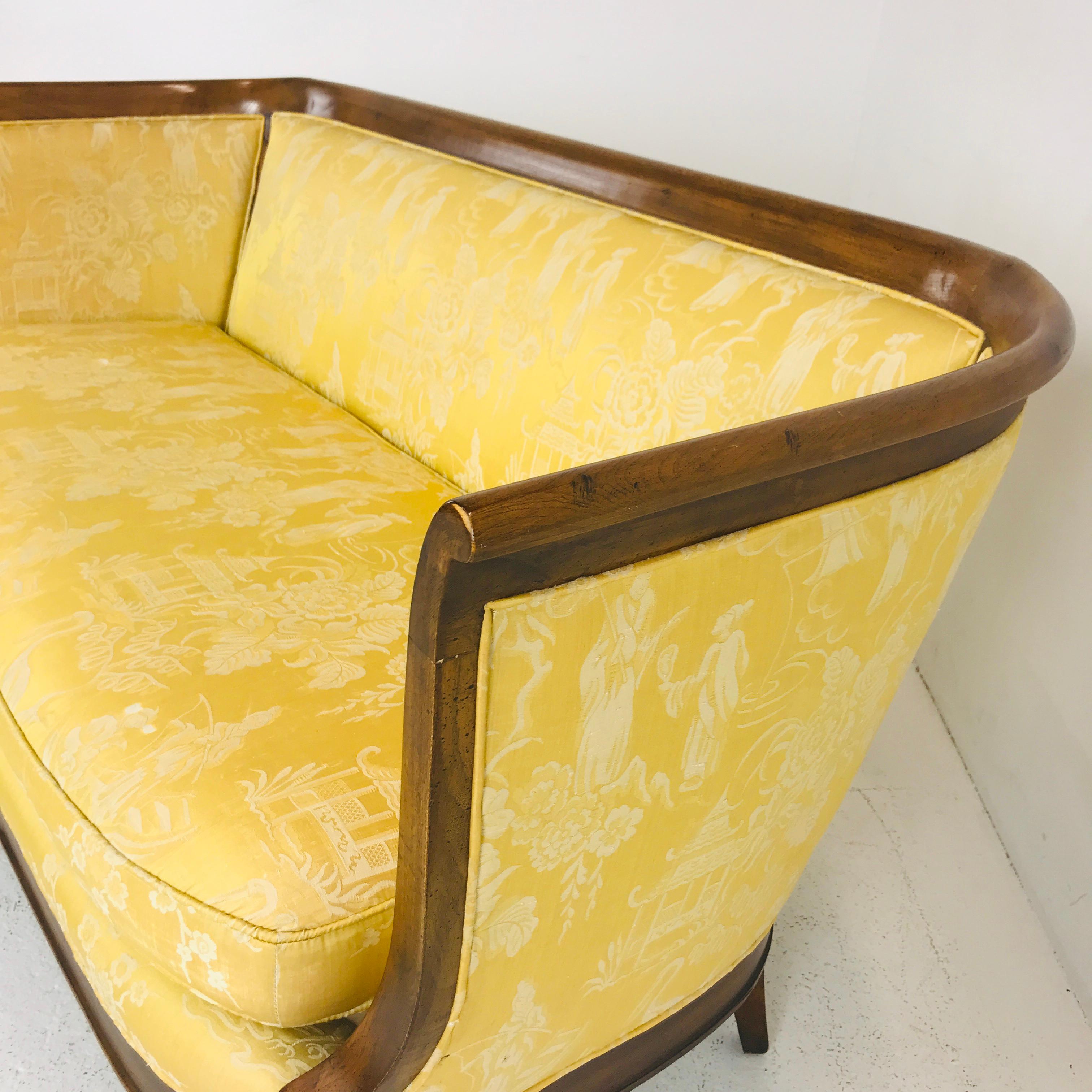 Holz umwickeltes Vintage Bernhardt-Sofa 4