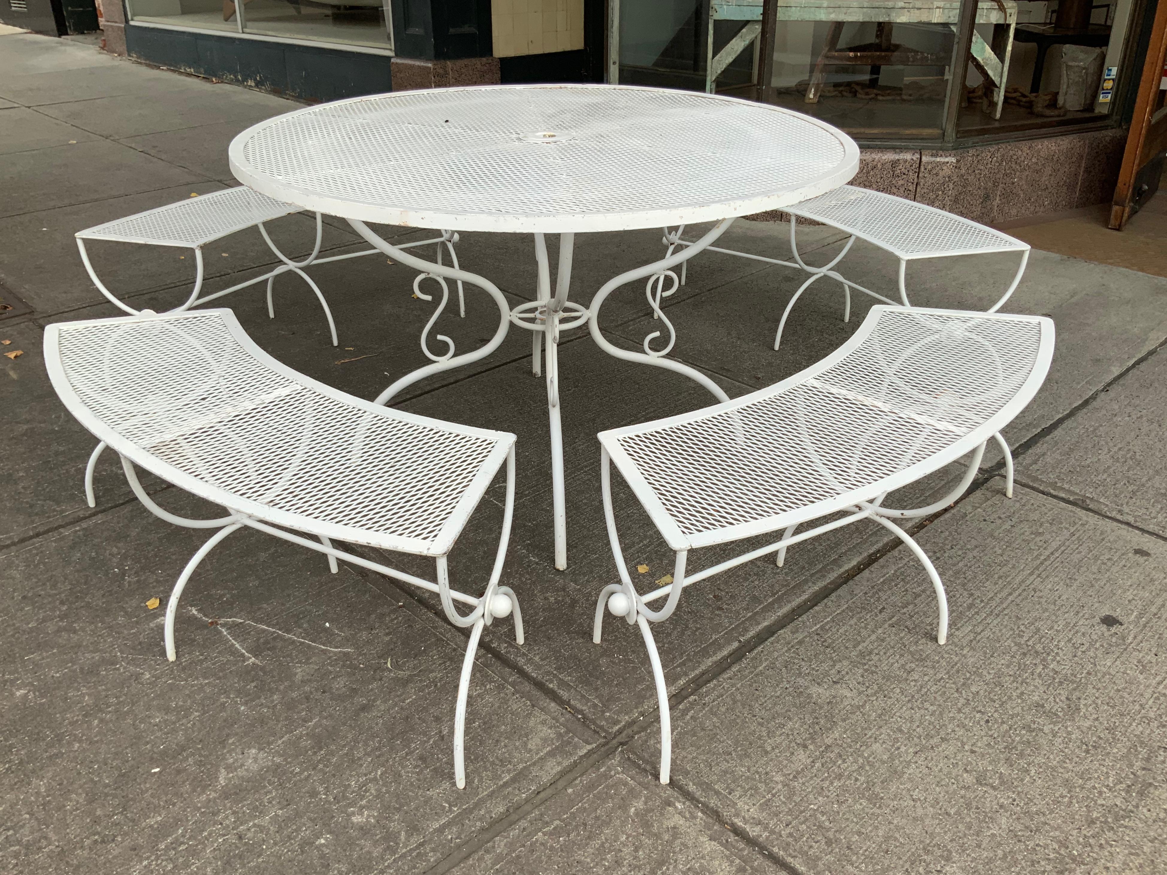 Woodard 1950s Dining Set with Curved Benches In Good Condition In Hudson, NY