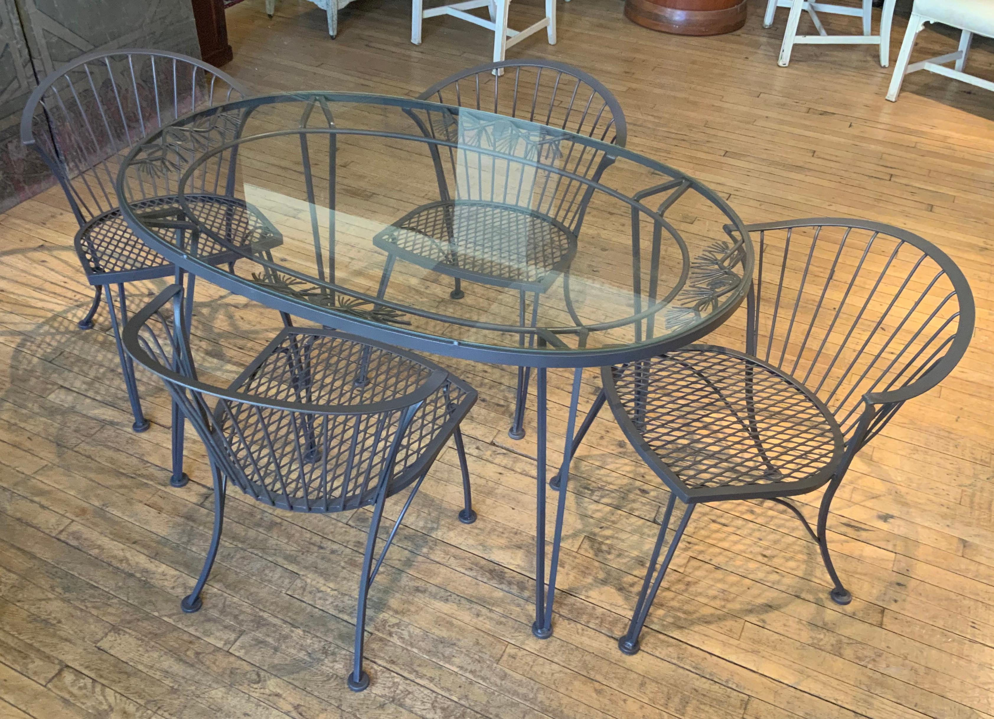 Mid-Century Modern Woodard 1950s Pinecrest Dining Table and Set of Four Chairs