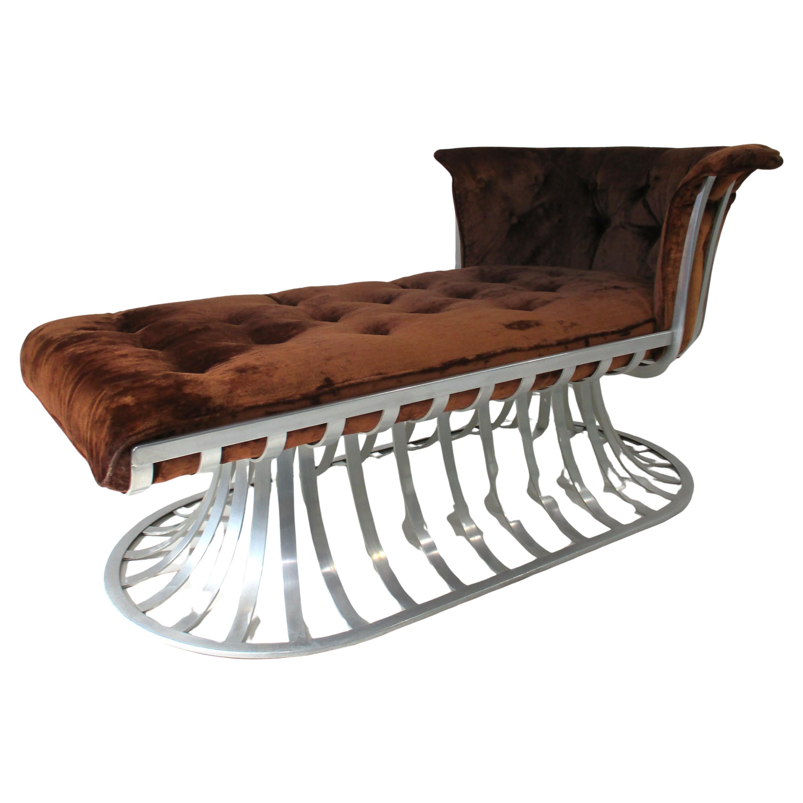 Mid-Century Modern Woodard Aluminum Framed Chaise Lounge Chair by Herbert Saiger For Sale
