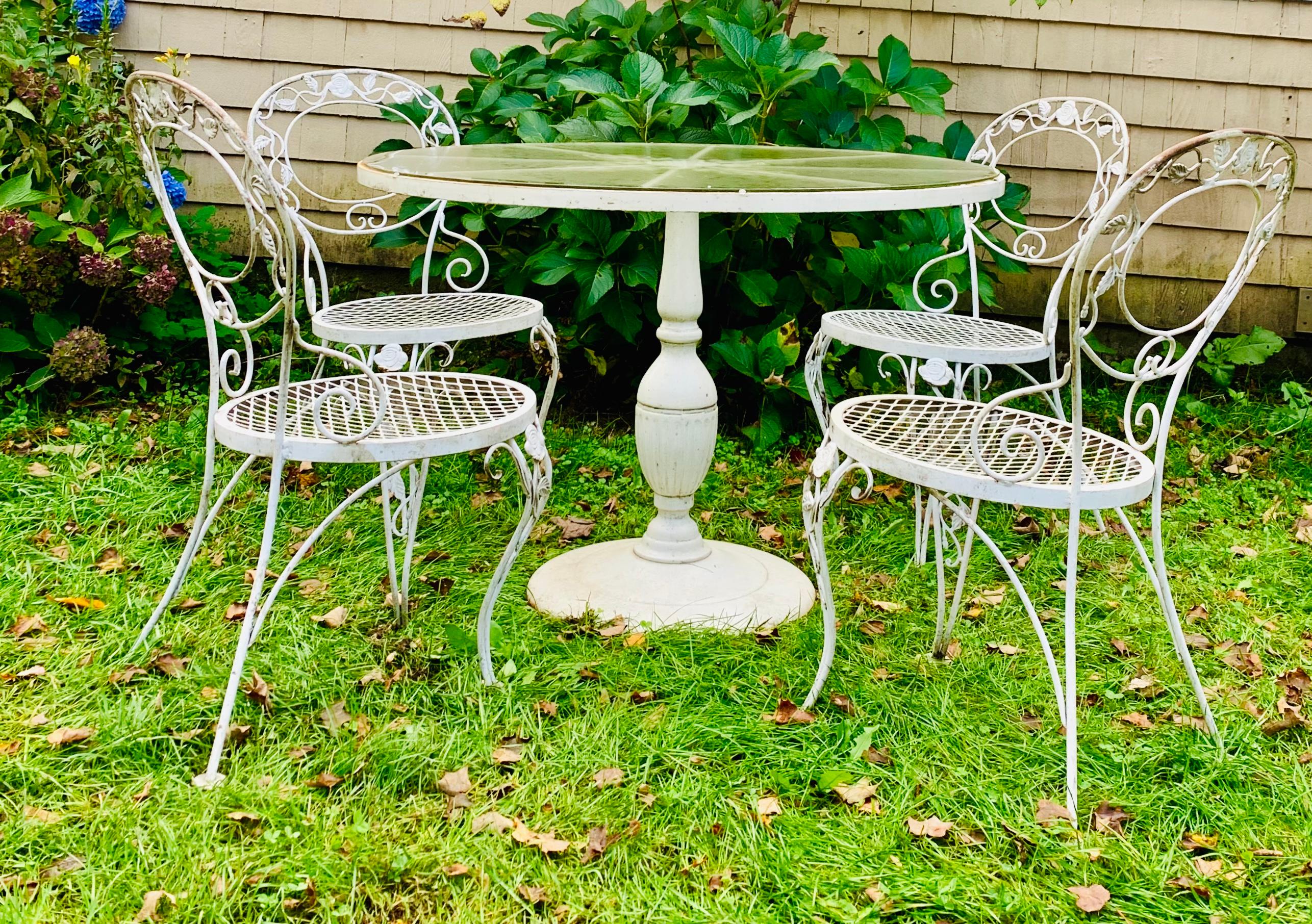 Woodard Chantilly Rose Outdoor Patio Dining Set-5 Piece Set In Good Condition For Sale In Cumberland, RI