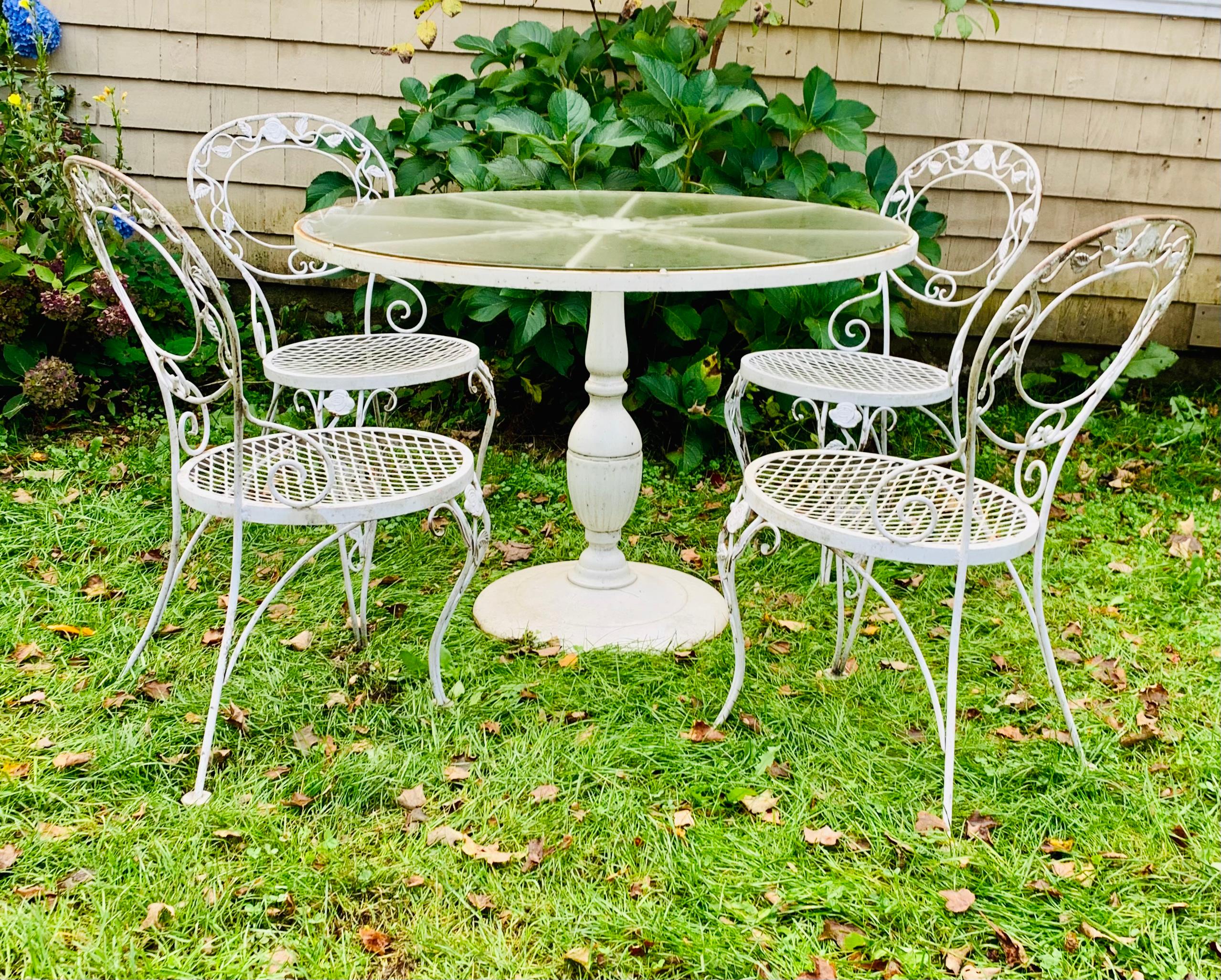 20th Century Woodard Chantilly Rose Outdoor Patio Dining Set-5 Piece Set For Sale