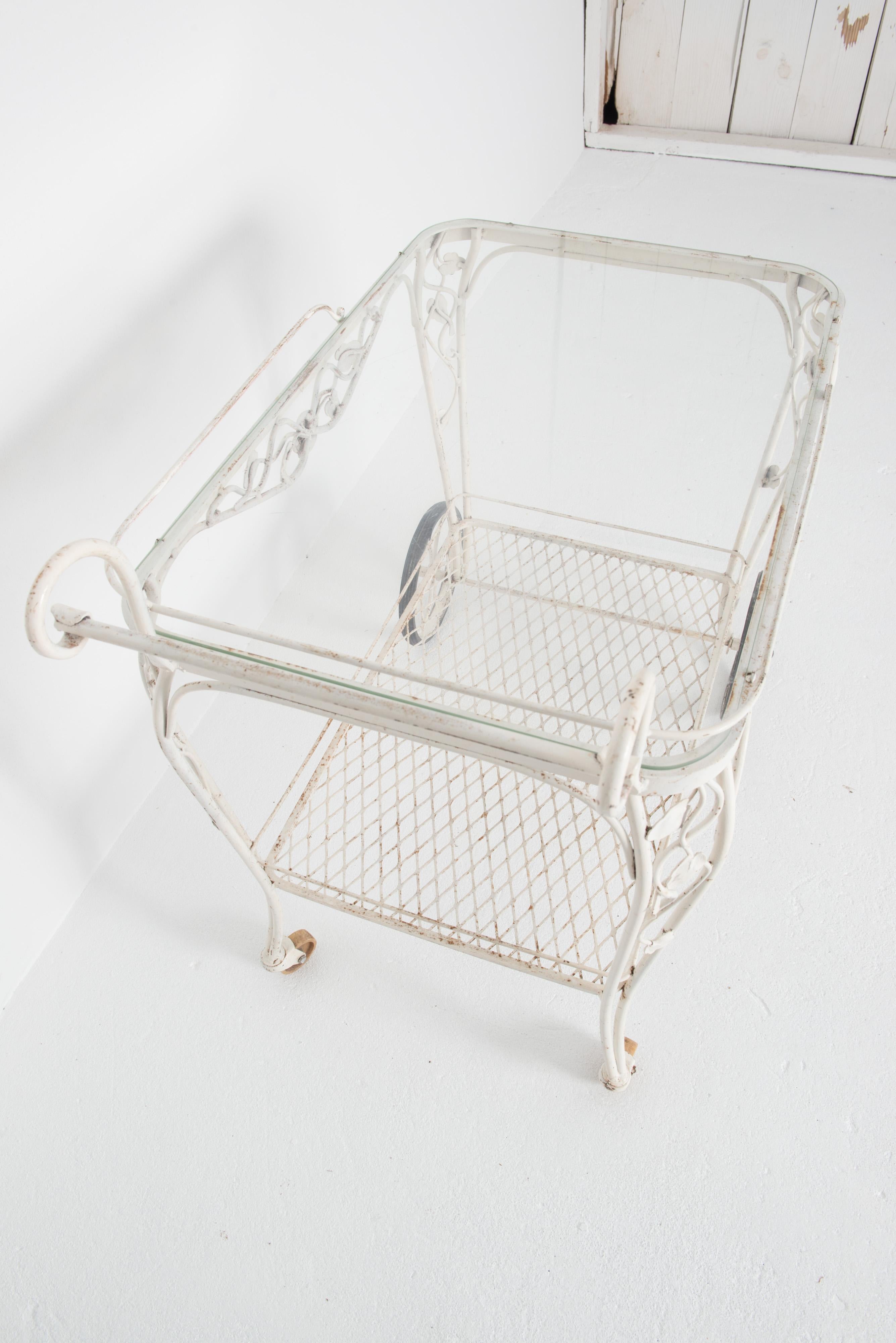 Woodard Chantilly Rose White Wrought Iron Tea or Bar Cart  In Good Condition For Sale In Stamford, CT
