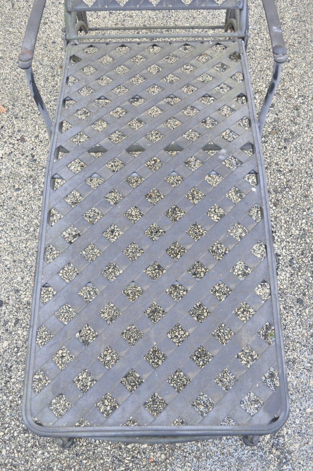 Woodard Maddox Black Wrought Iron Adjustable Pool Patio Chaise Lounge Chair In Good Condition For Sale In Philadelphia, PA