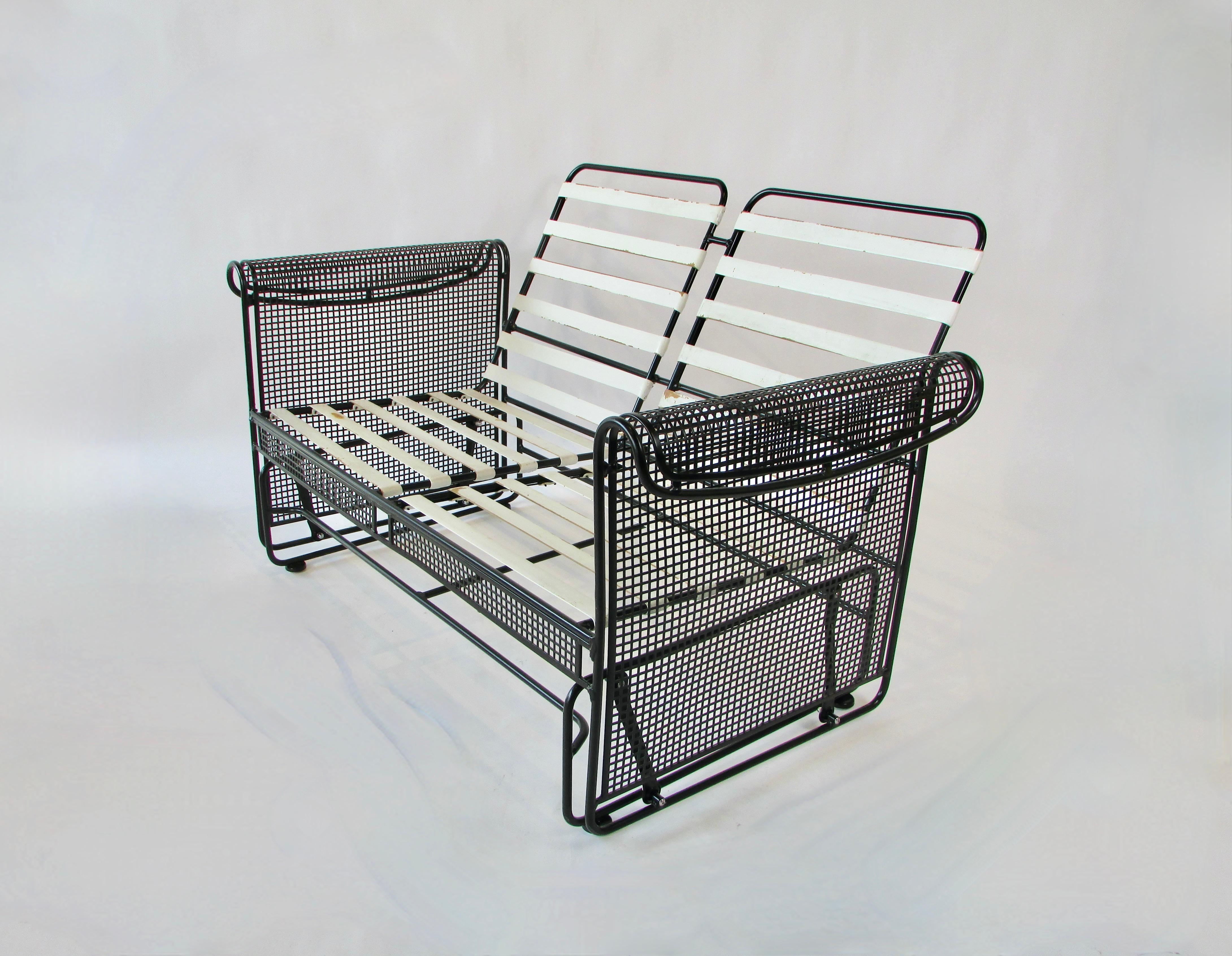 Woodard  fauteuil de véranda en fer forgé noir mat en vente 1