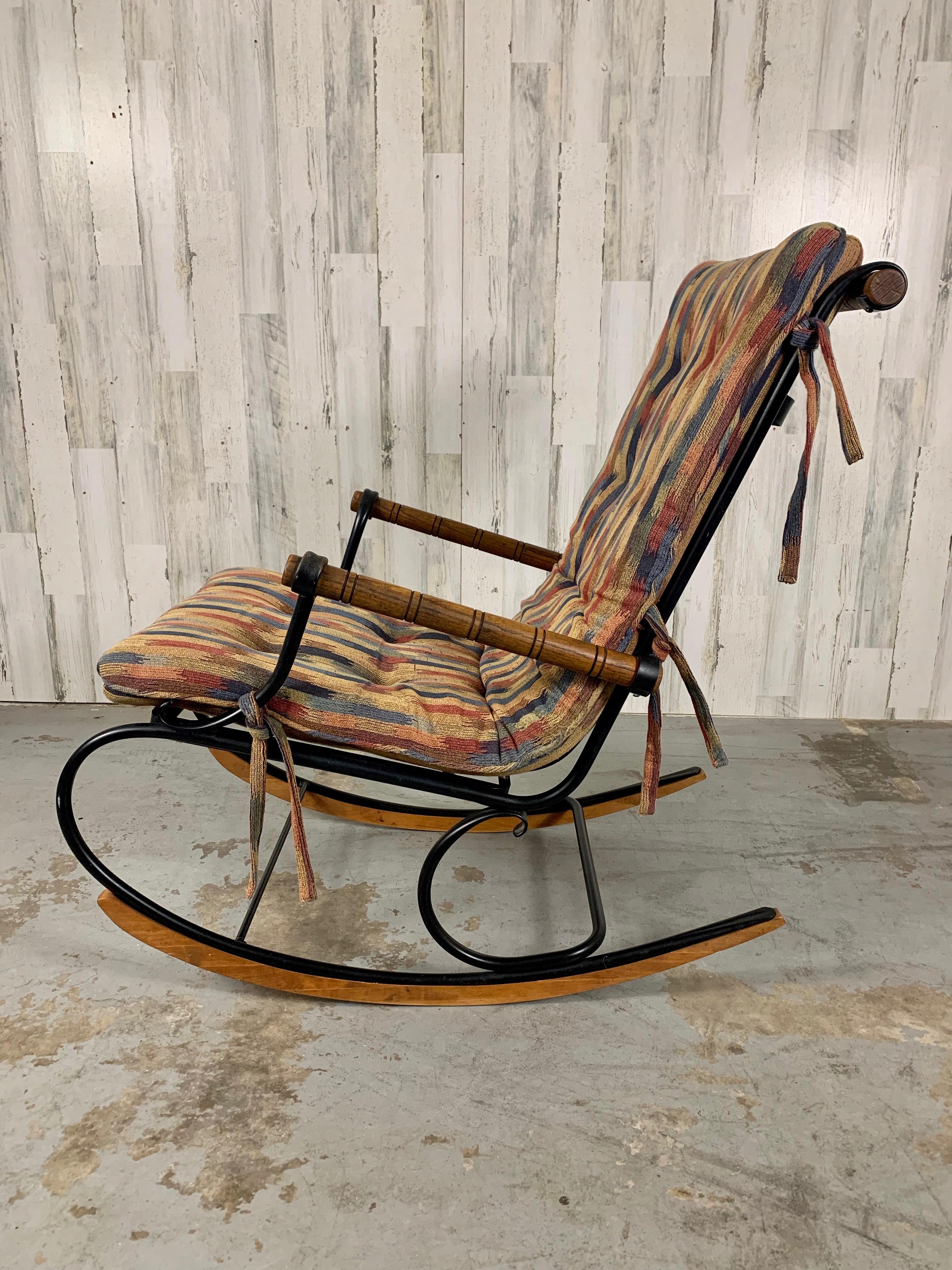 Woodard Modernist Rocking Chair In Good Condition For Sale In Denton, TX