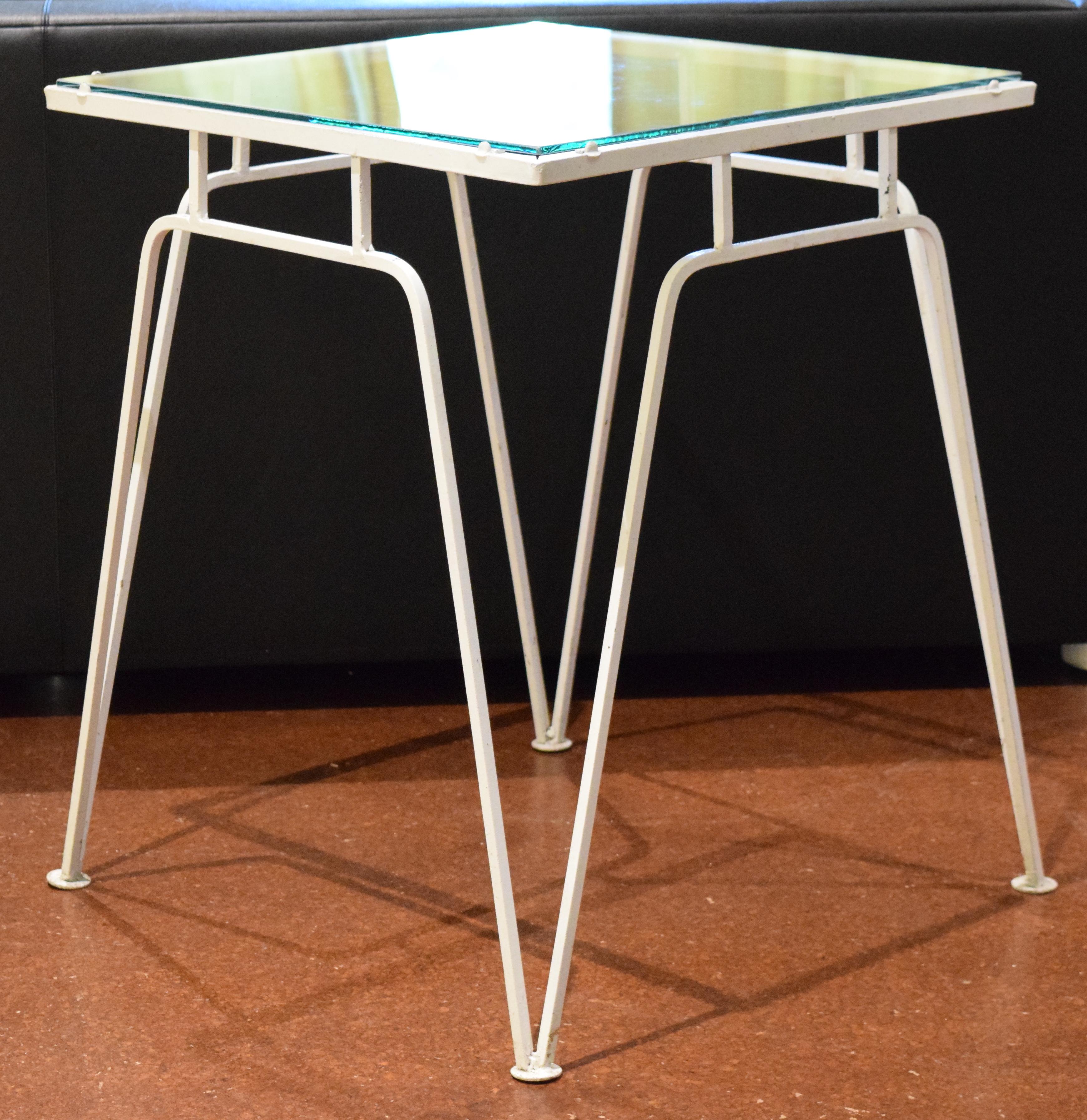 Mid-Century Modern Woodard Occasional Table For Sale
