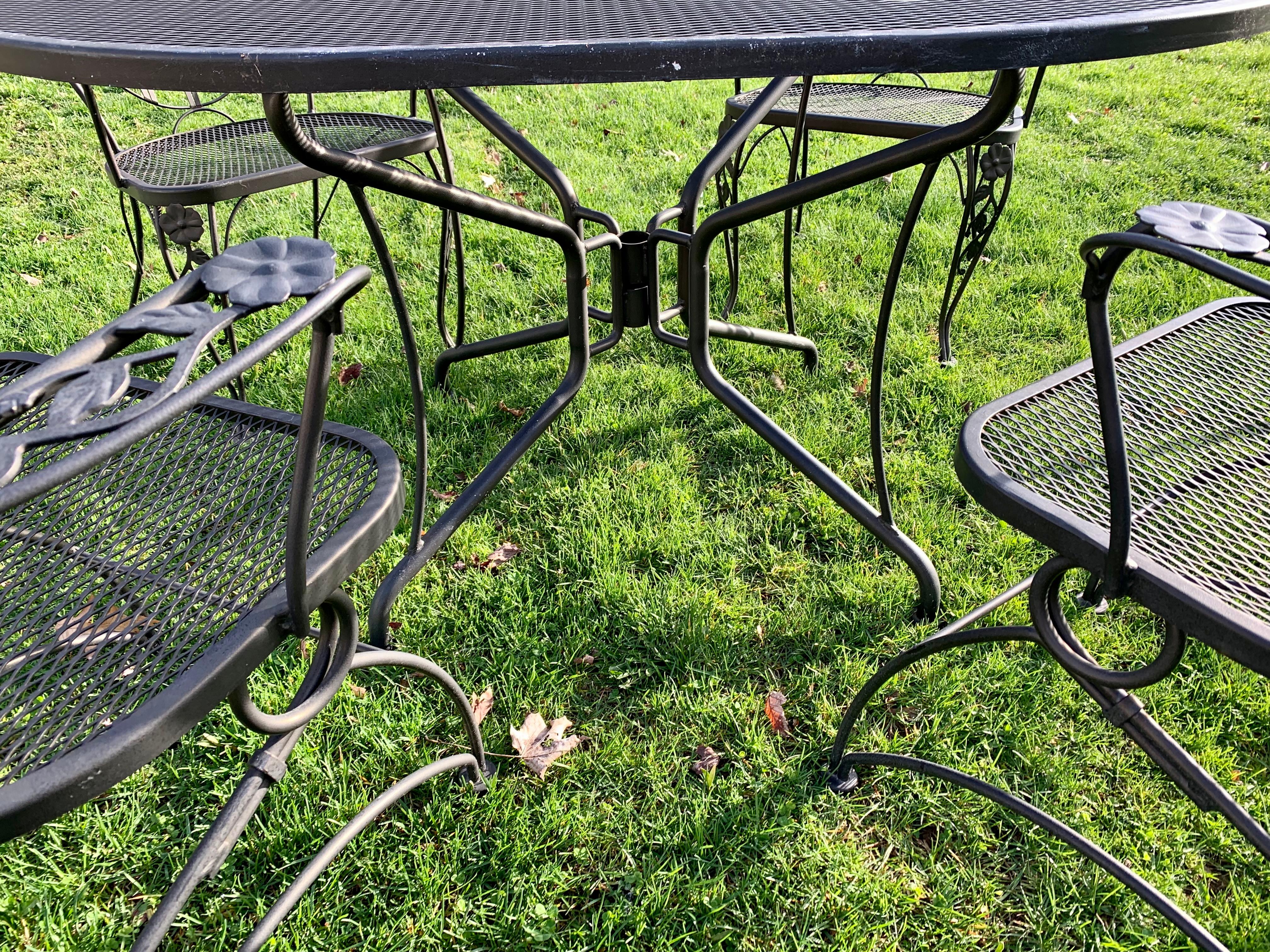 Metal Woodard Oversized Table with 4 Rocker Spring Chairs For Sale