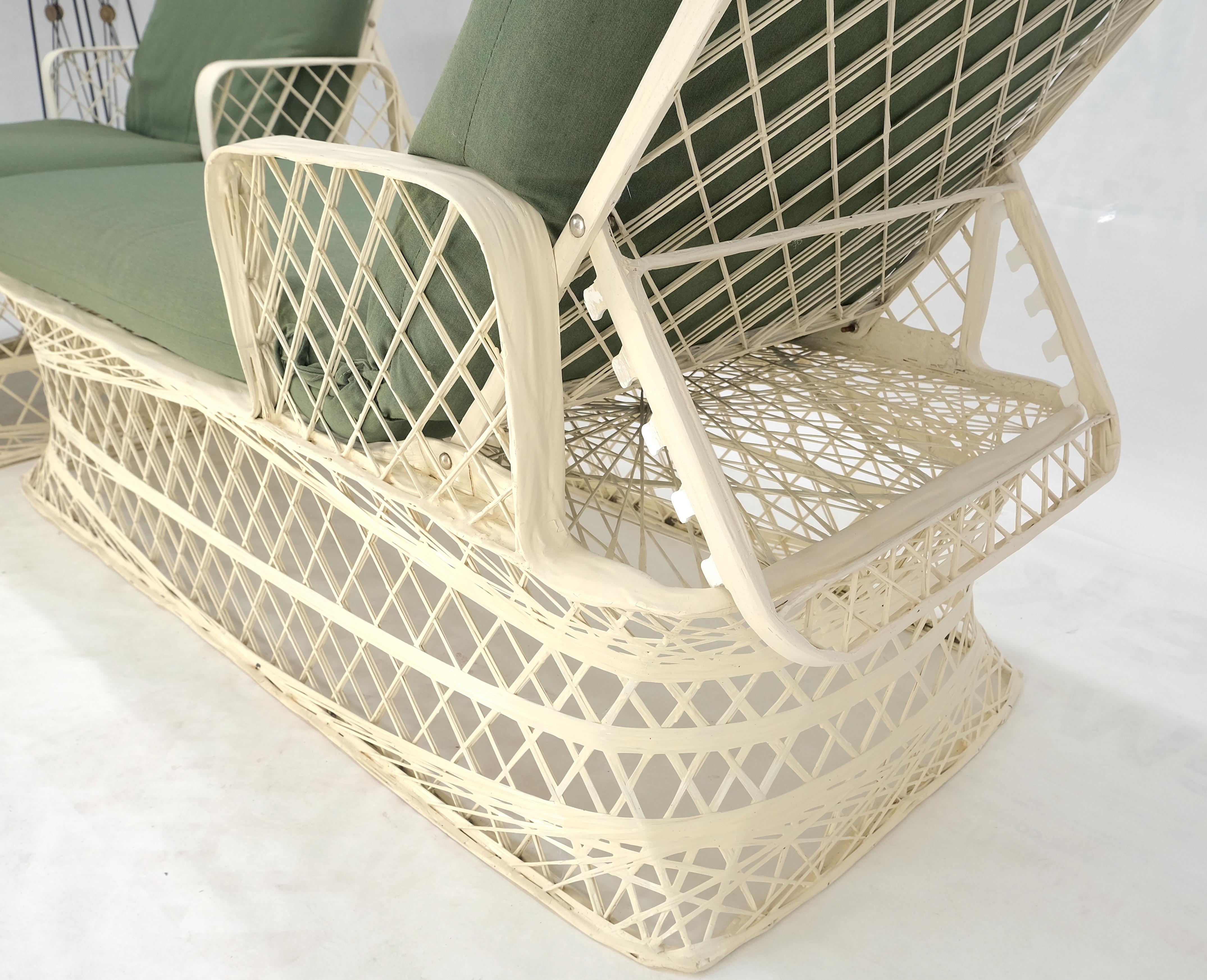 Vetroresina Woodard Coppia di sedie a sdraio da esterno in fibra di vetro filata del Mid Century Modern