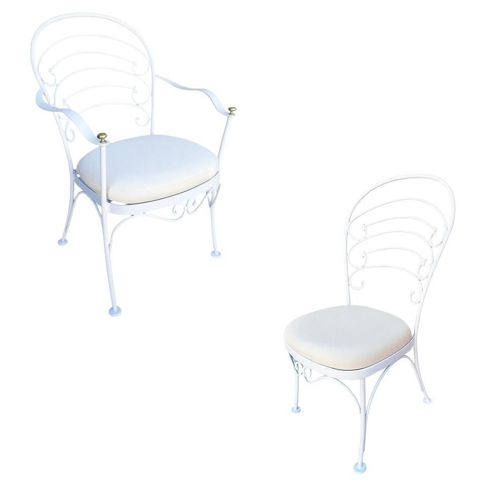 Woodard "Ribcage", sedia da giardino/esterno con accenti in ottone, set di due in vendita